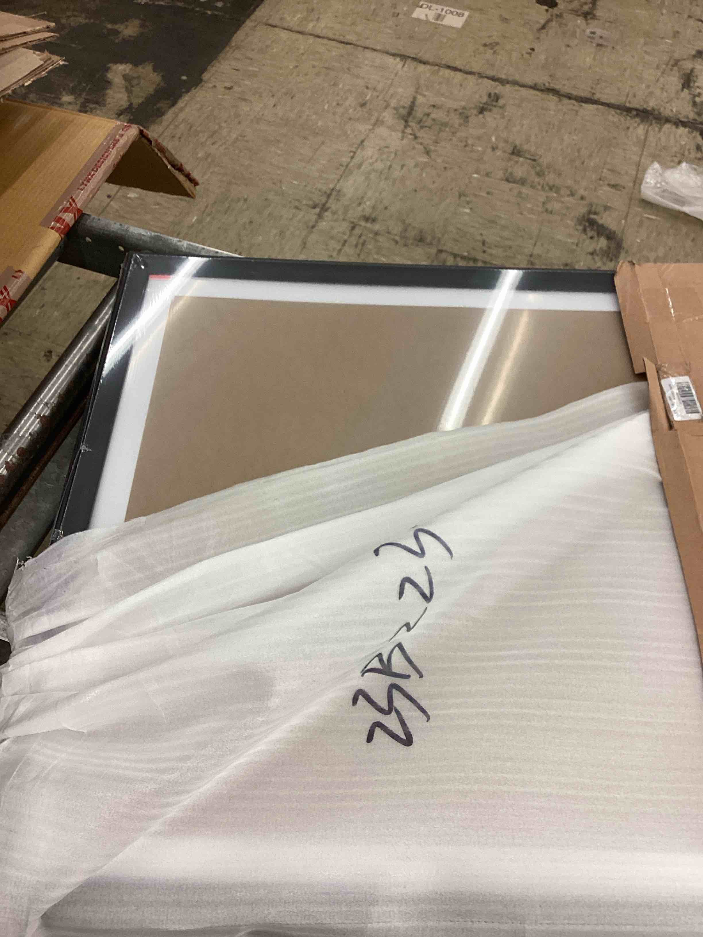 https://s3.amazonaws.com/lotting-images-prod/BoxBids/BXB0500849_1778090273717.jpeg