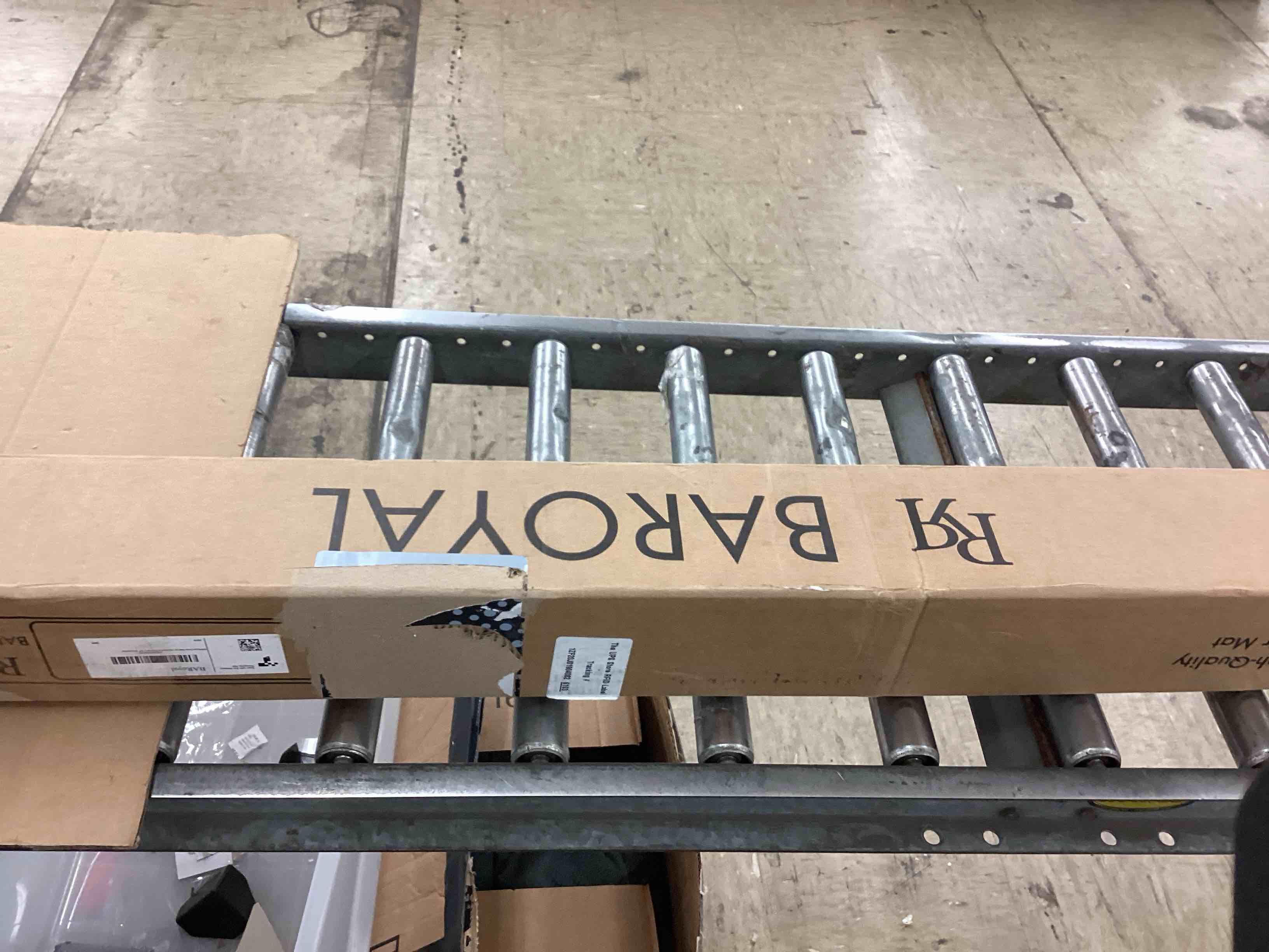 https://s3.amazonaws.com/lotting-images-prod/BoxBids/BXB0500866_1778247658054.jpeg
