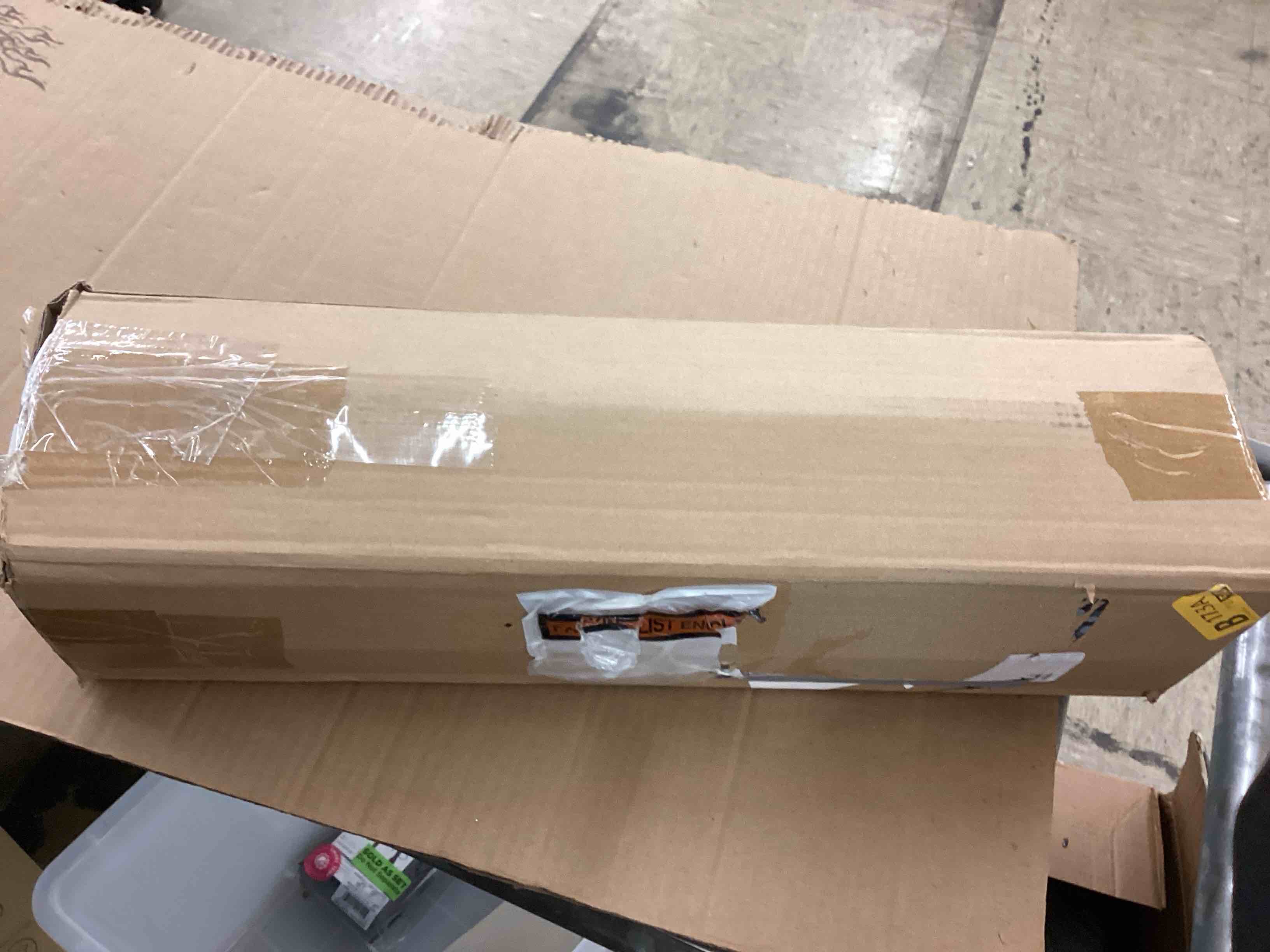 https://s3.amazonaws.com/lotting-images-prod/BoxBids/BXB0500884_1778251331023.jpeg