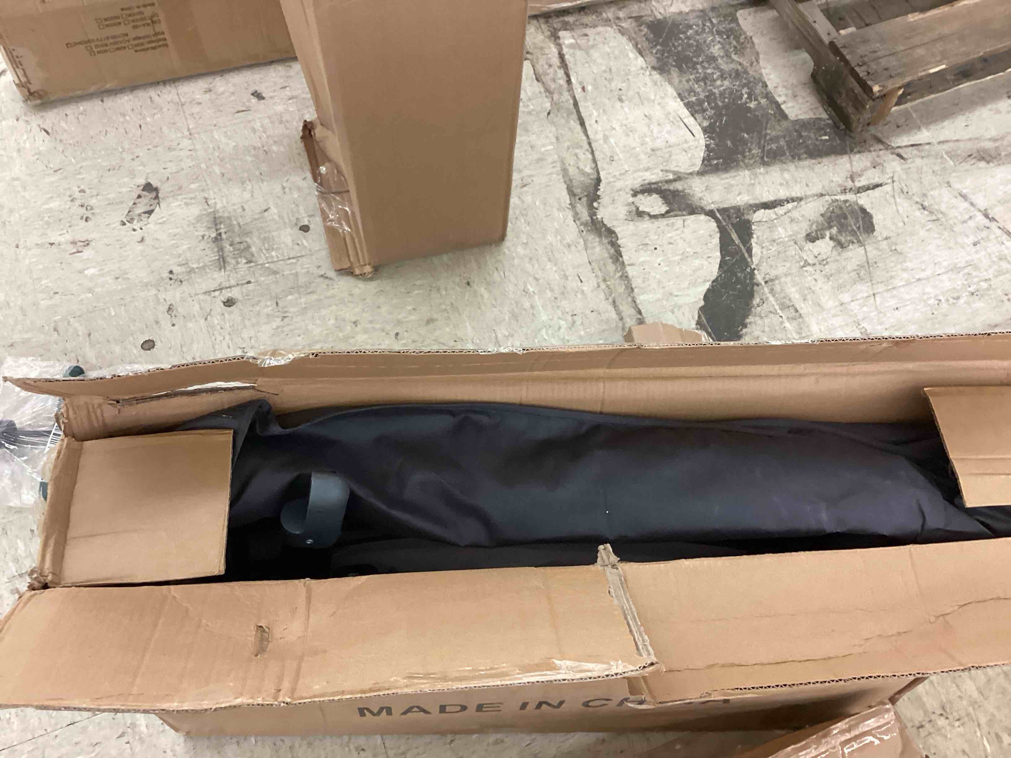 https://s3.amazonaws.com/lotting-images-prod/BoxBids/BXB0500983_1778005774564.jpeg