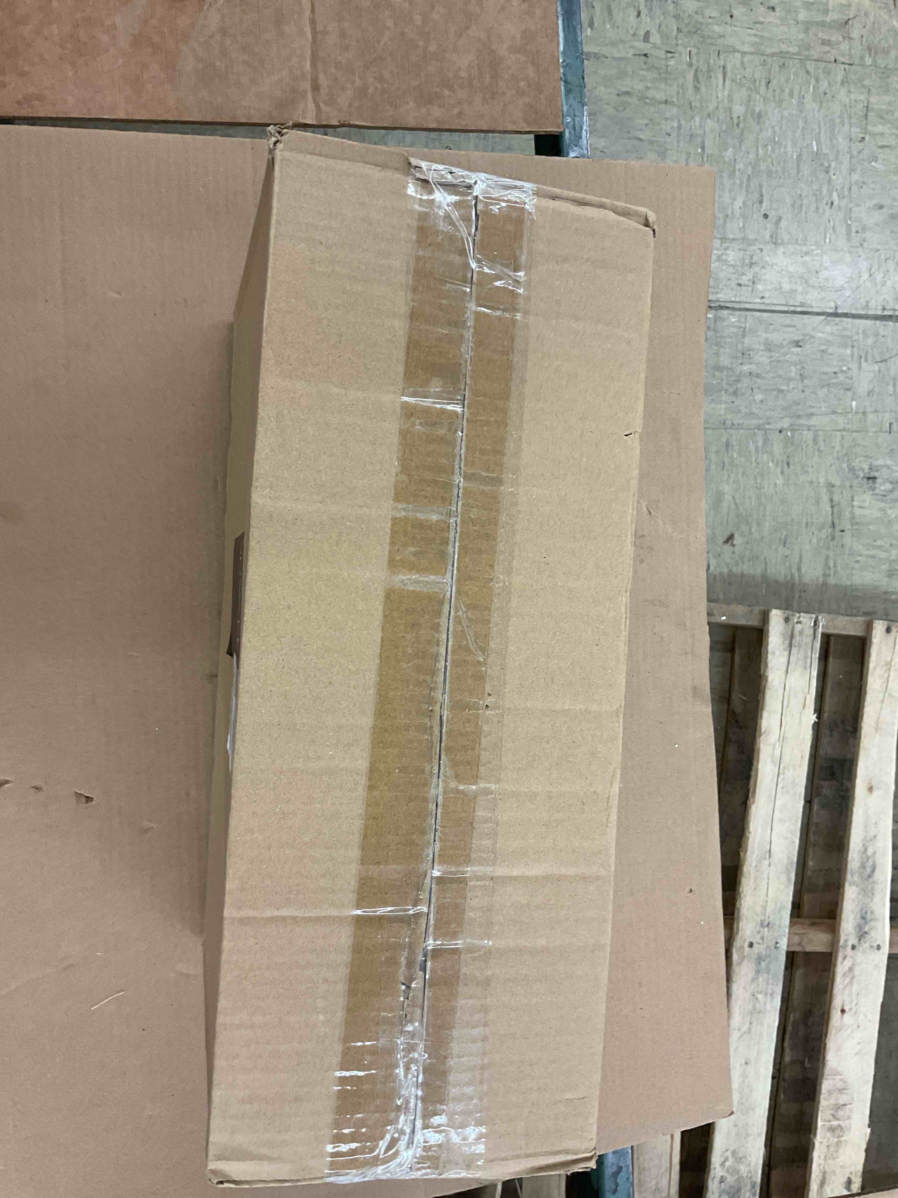 https://s3.amazonaws.com/lotting-images-prod/BoxBids/BXB0501002_1778615553309.jpeg