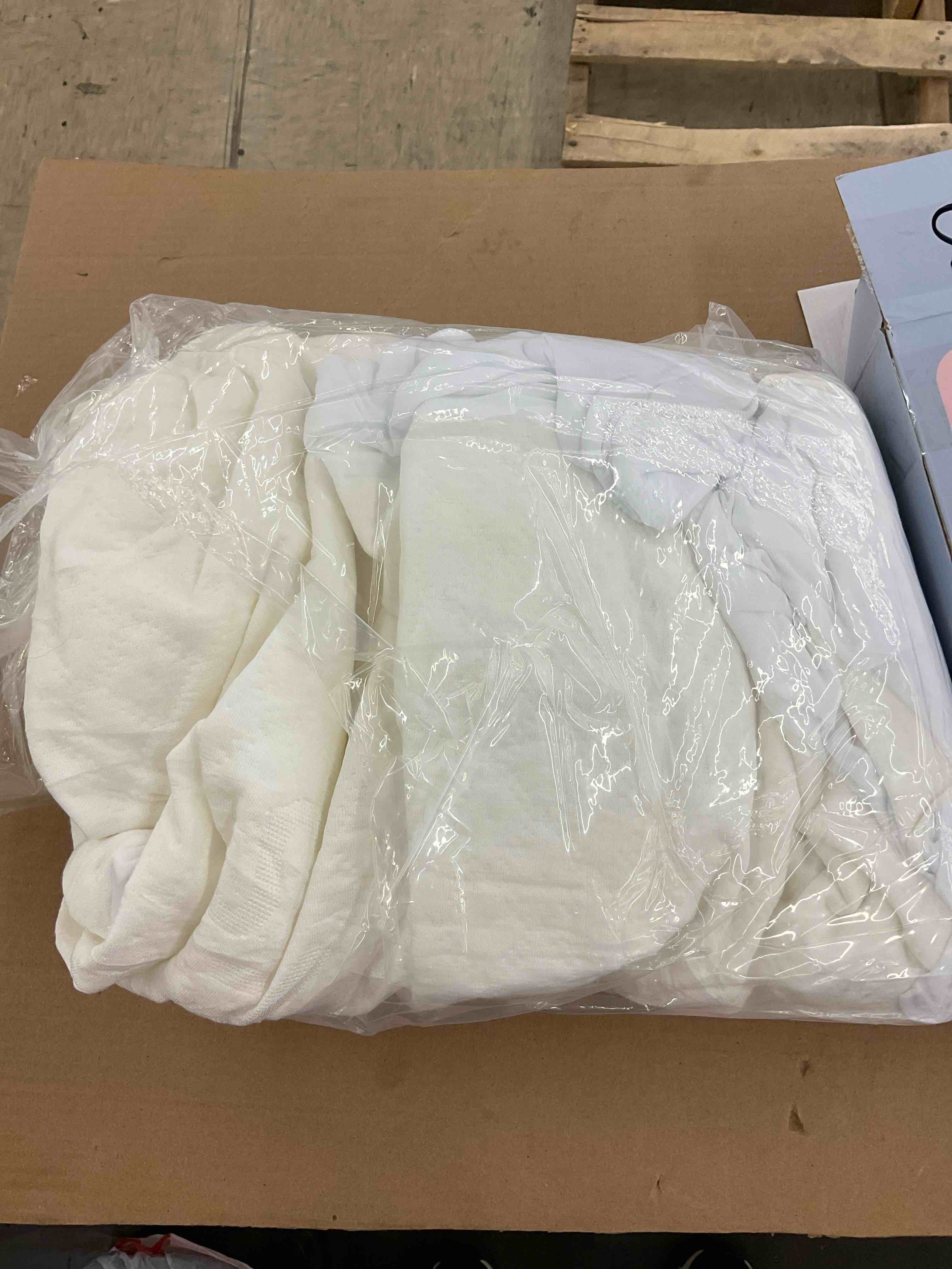 https://s3.amazonaws.com/lotting-images-prod/BoxBids/BXB0501006_1778616007005.jpeg