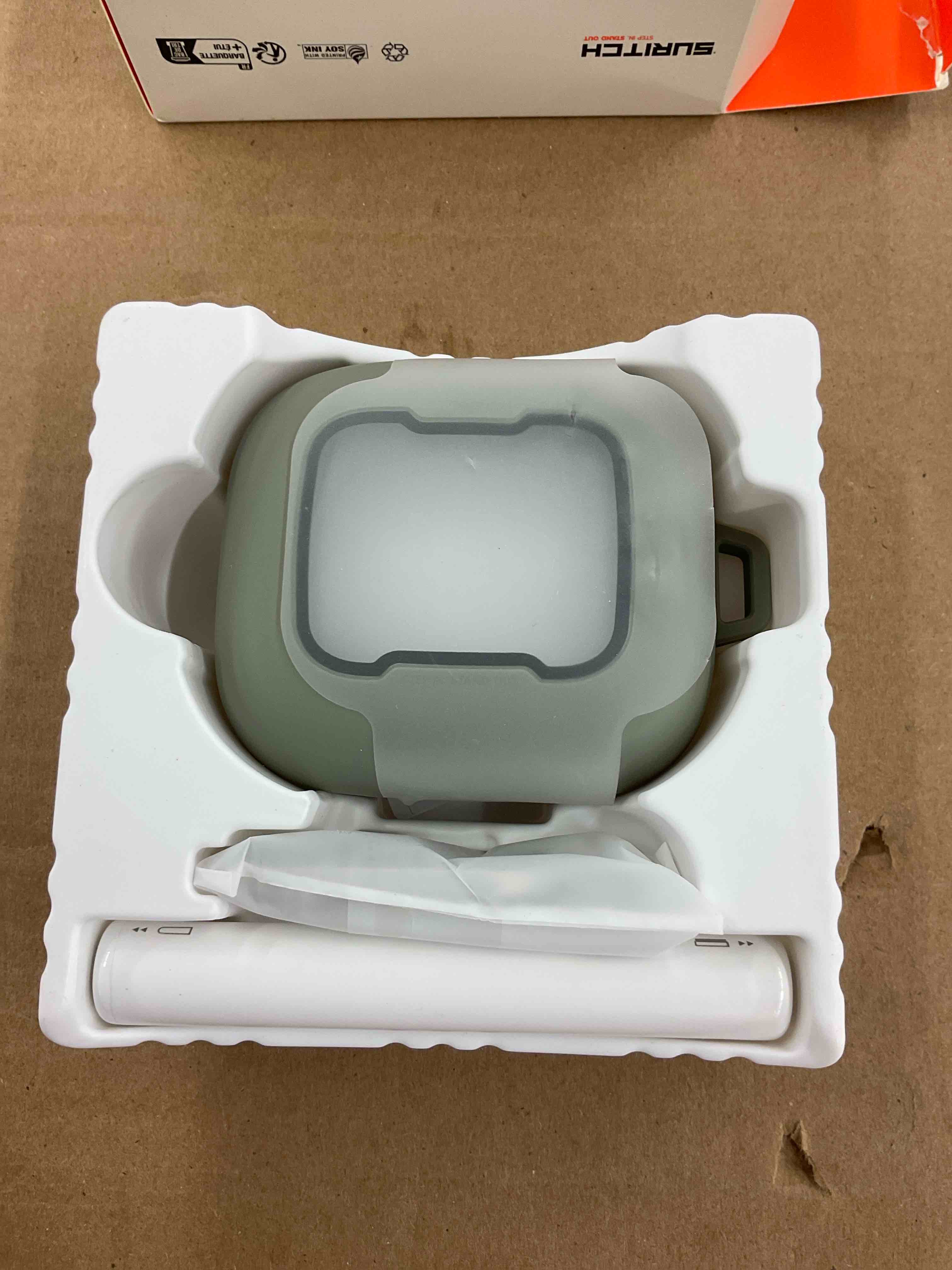 https://s3.amazonaws.com/lotting-images-prod/BoxBids/BXB0501021_1778618444362.jpeg