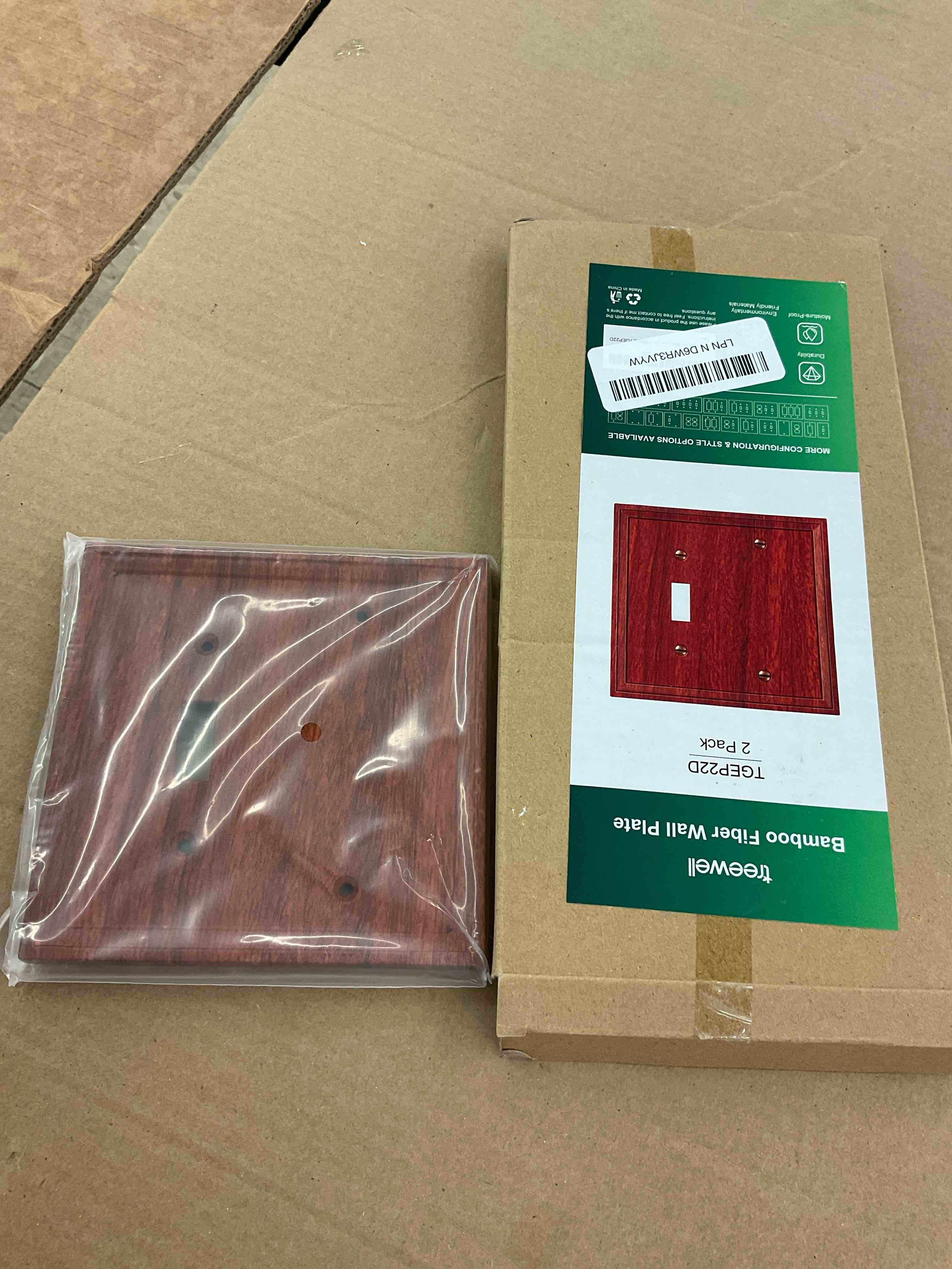 https://s3.amazonaws.com/lotting-images-prod/BoxBids/BXB0501029_1778619103689.jpeg
