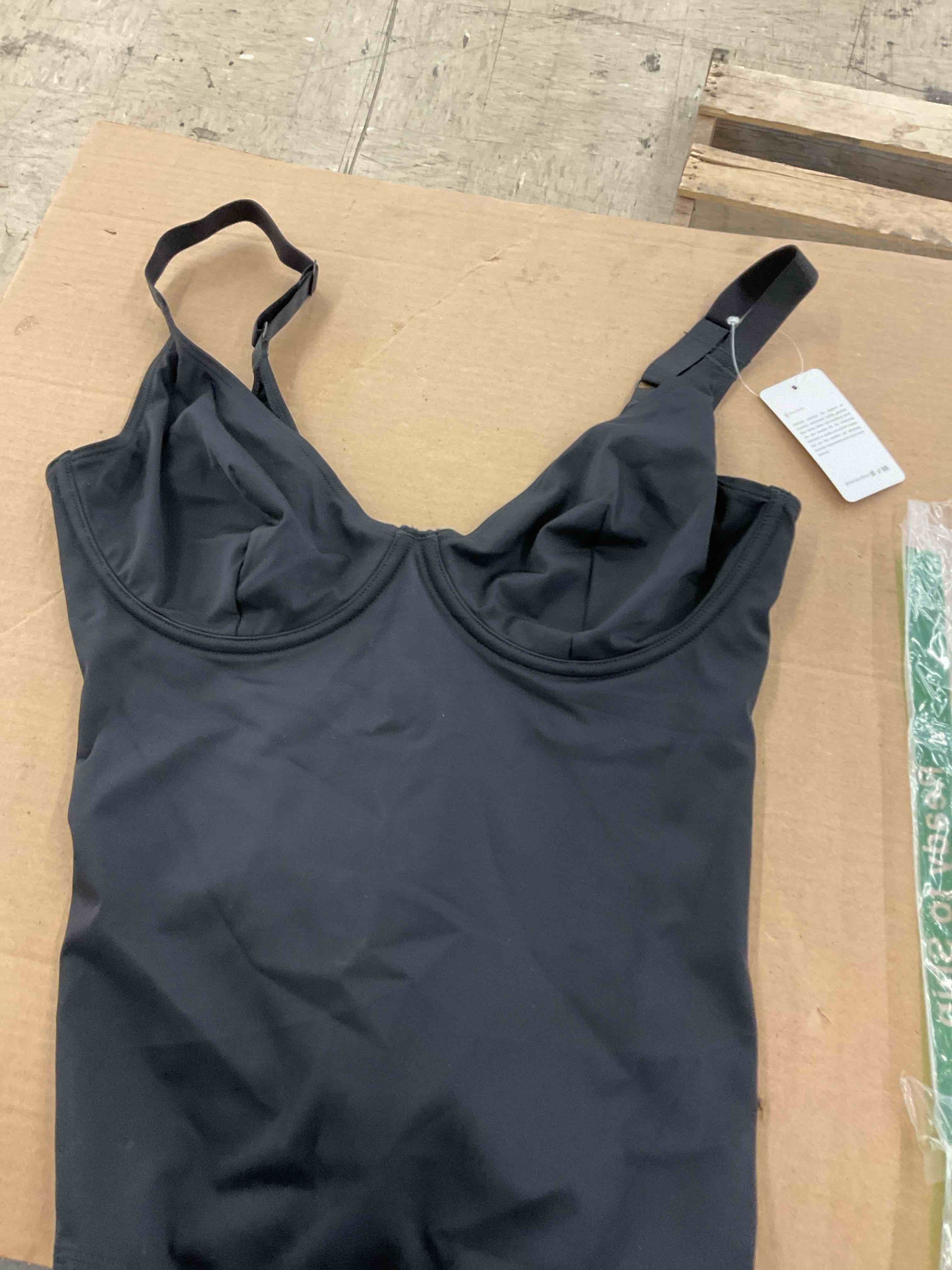 https://s3.amazonaws.com/lotting-images-prod/BoxBids/BXB0501052_1778680615144.jpeg