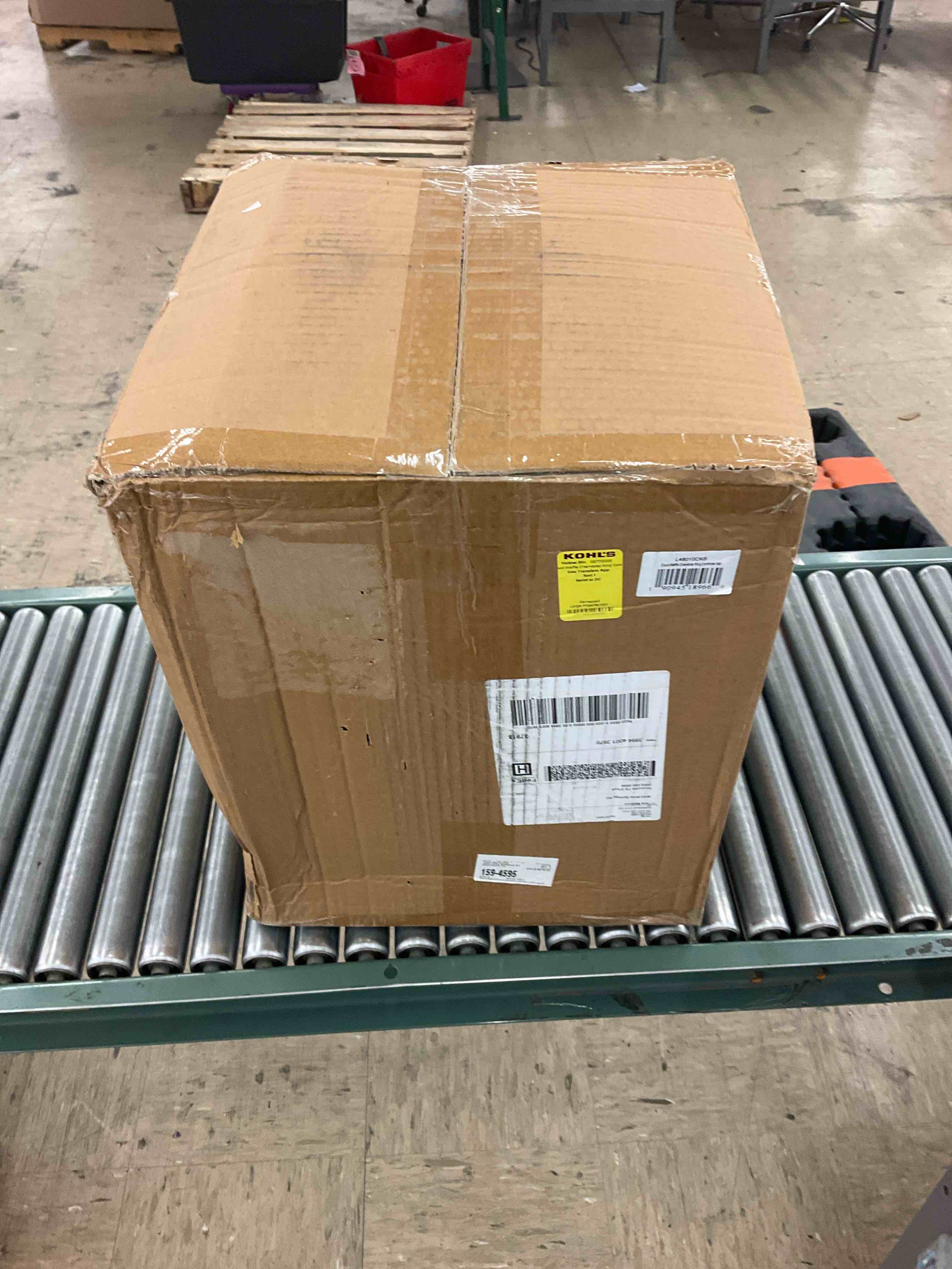https://s3.amazonaws.com/lotting-images-prod/BoxBids/BXB0501115_1778690037546.jpeg