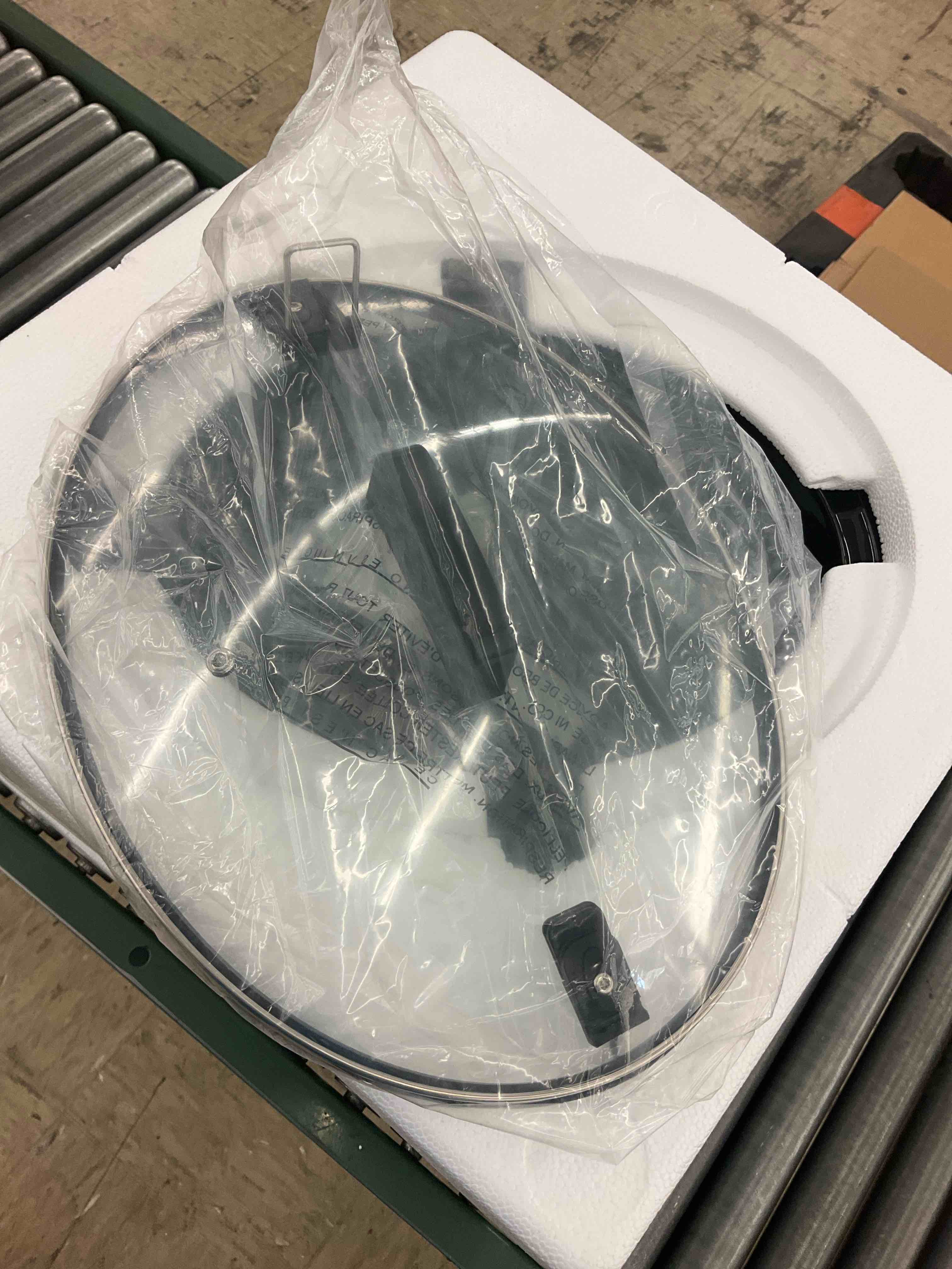 https://s3.amazonaws.com/lotting-images-prod/BoxBids/BXB0501123_1778693382131.jpeg