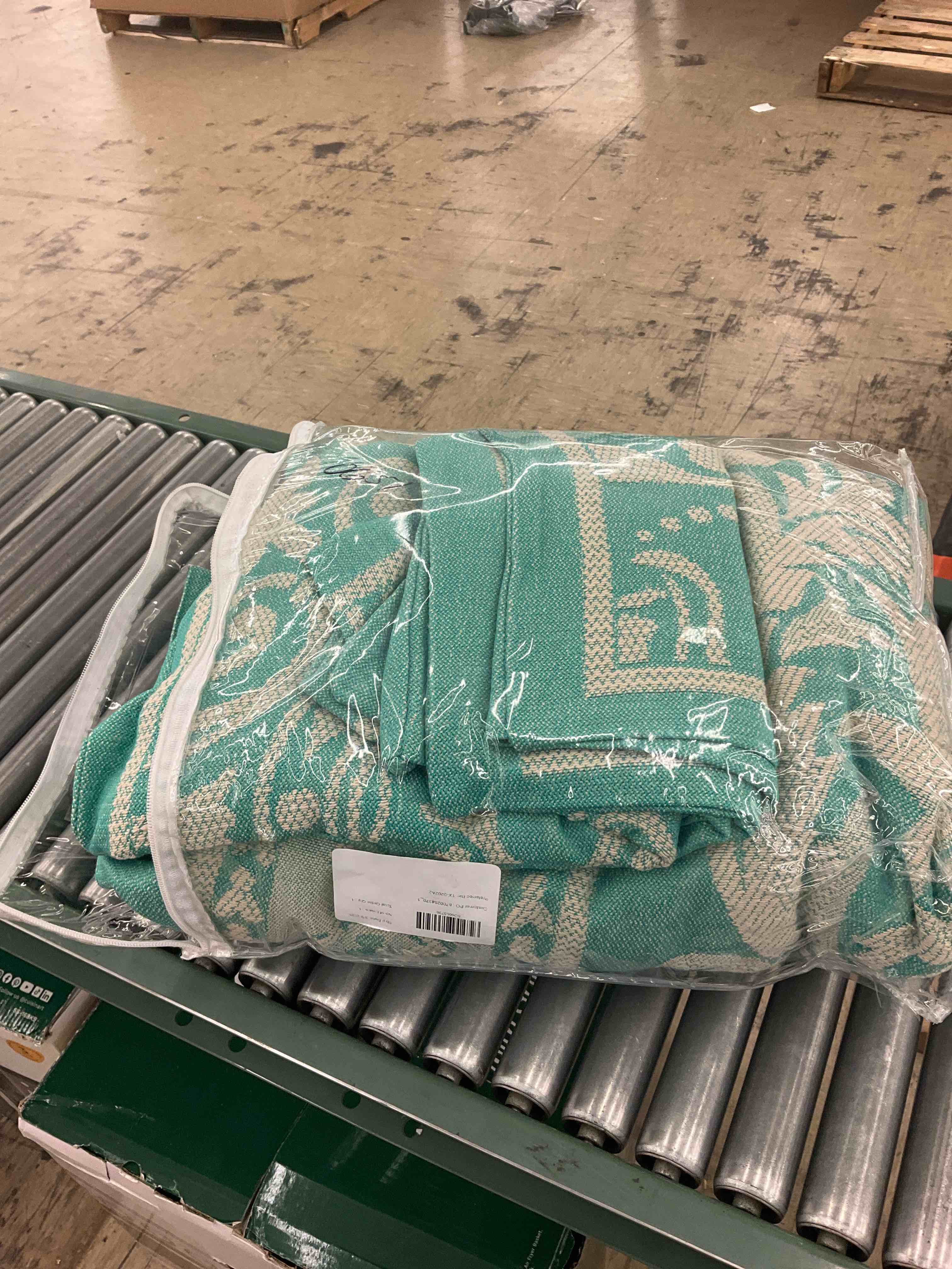 https://s3.amazonaws.com/lotting-images-prod/BoxBids/BXB0501127_1778695736514.jpeg