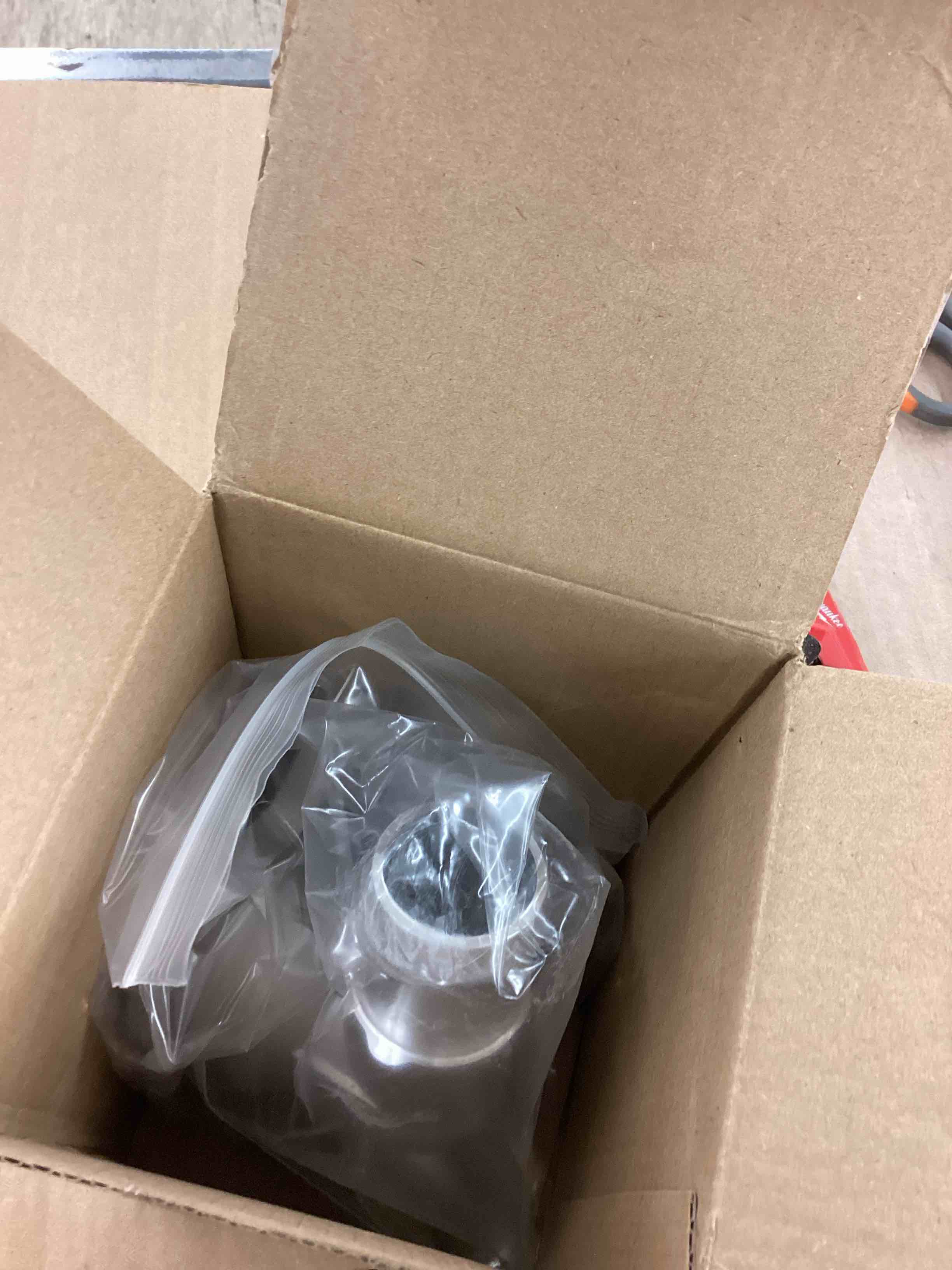 https://s3.amazonaws.com/lotting-images-prod/BoxBids/BXB0501260_1778695580270.jpeg