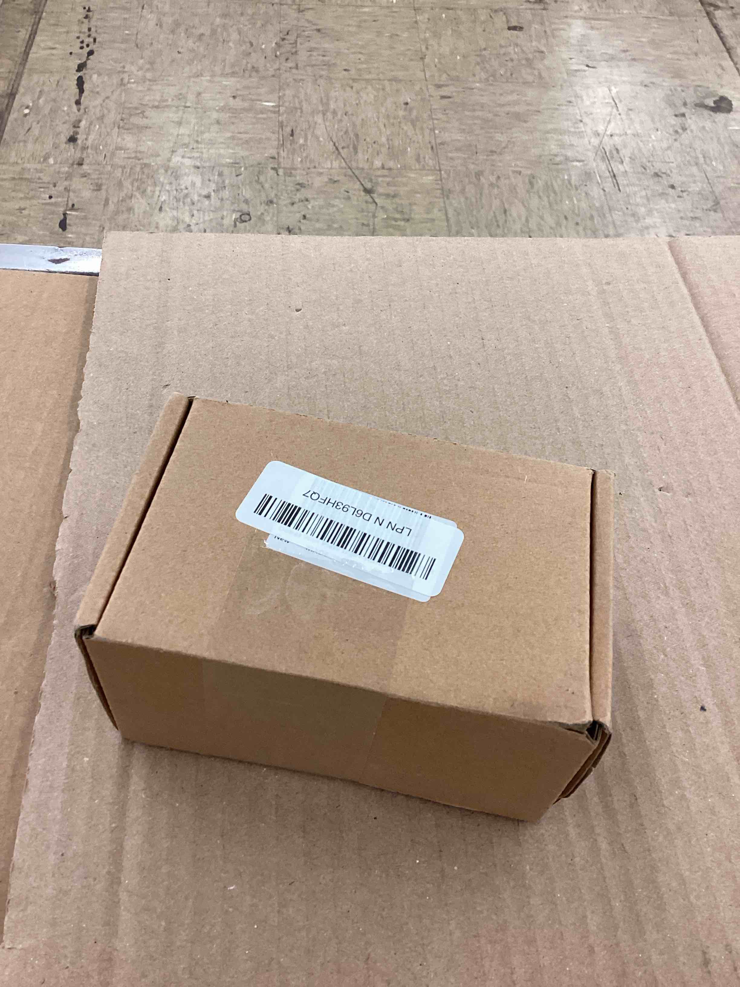 https://s3.amazonaws.com/lotting-images-prod/BoxBids/BXB0501306_1778702554212.jpeg
