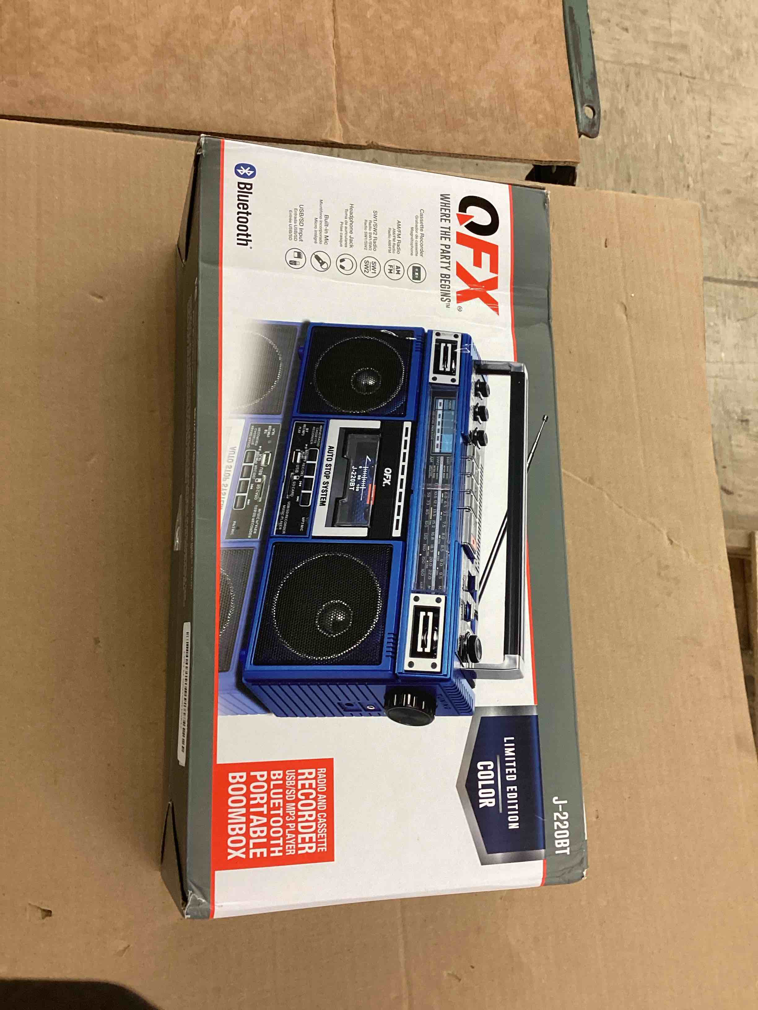 https://s3.amazonaws.com/lotting-images-prod/BoxBids/BXB0501434_1778765199907.jpeg