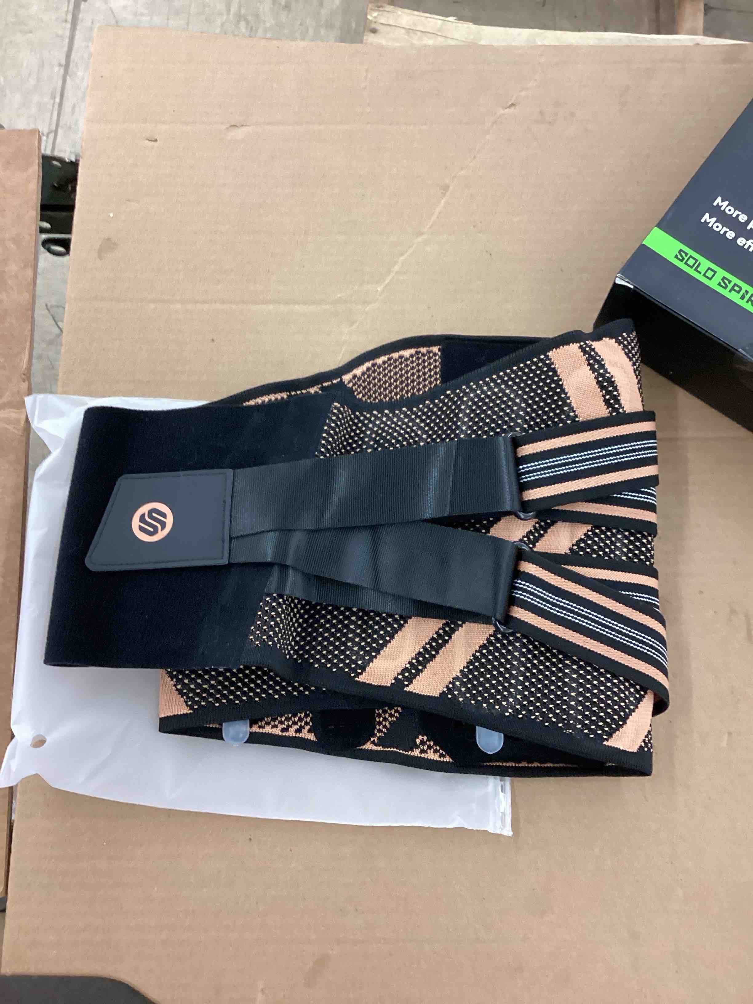 https://s3.amazonaws.com/lotting-images-prod/BoxBids/BXB0501436_1778764653384.jpeg
