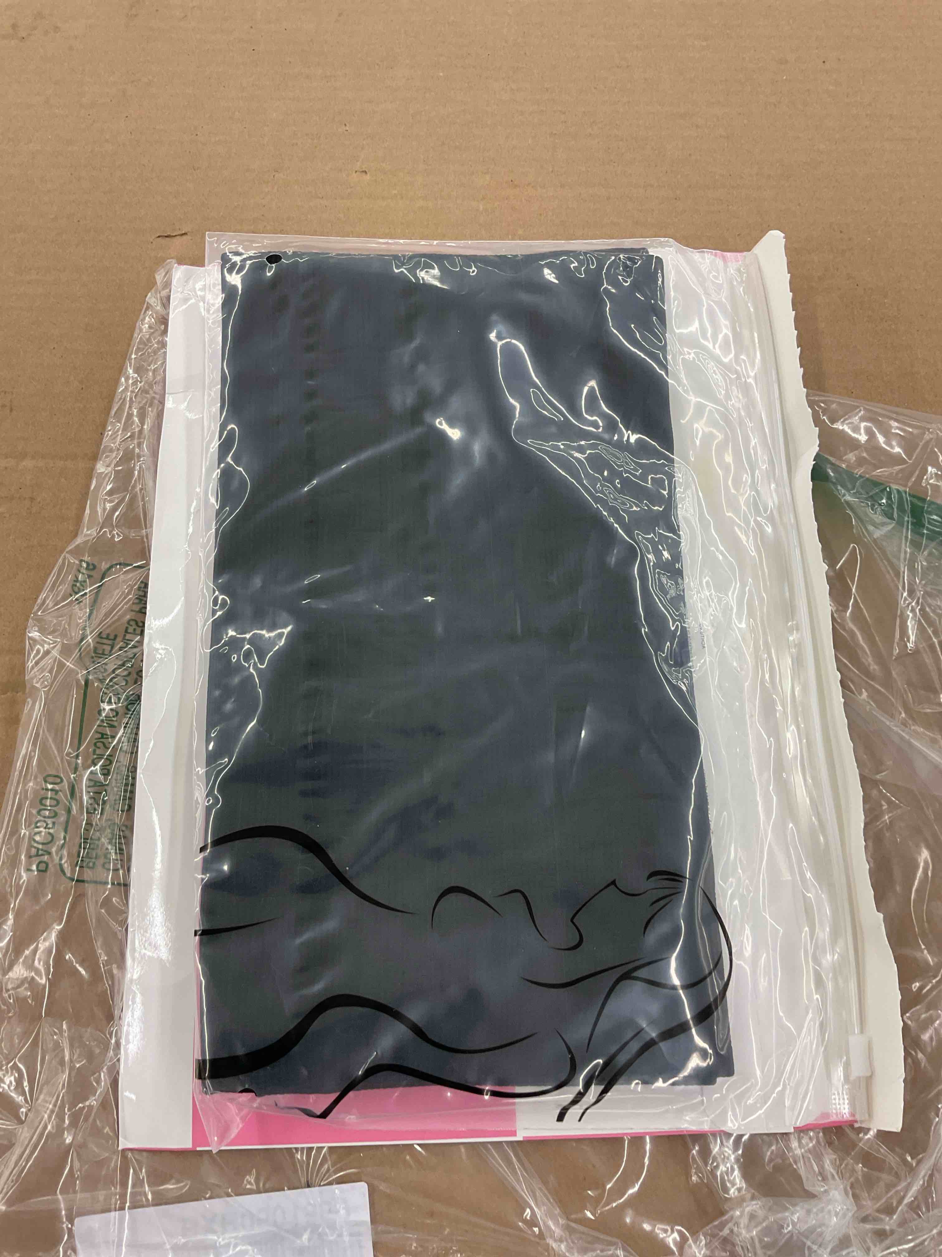https://s3.amazonaws.com/lotting-images-prod/BoxBids/BXB0501569_1778692608902.jpeg
