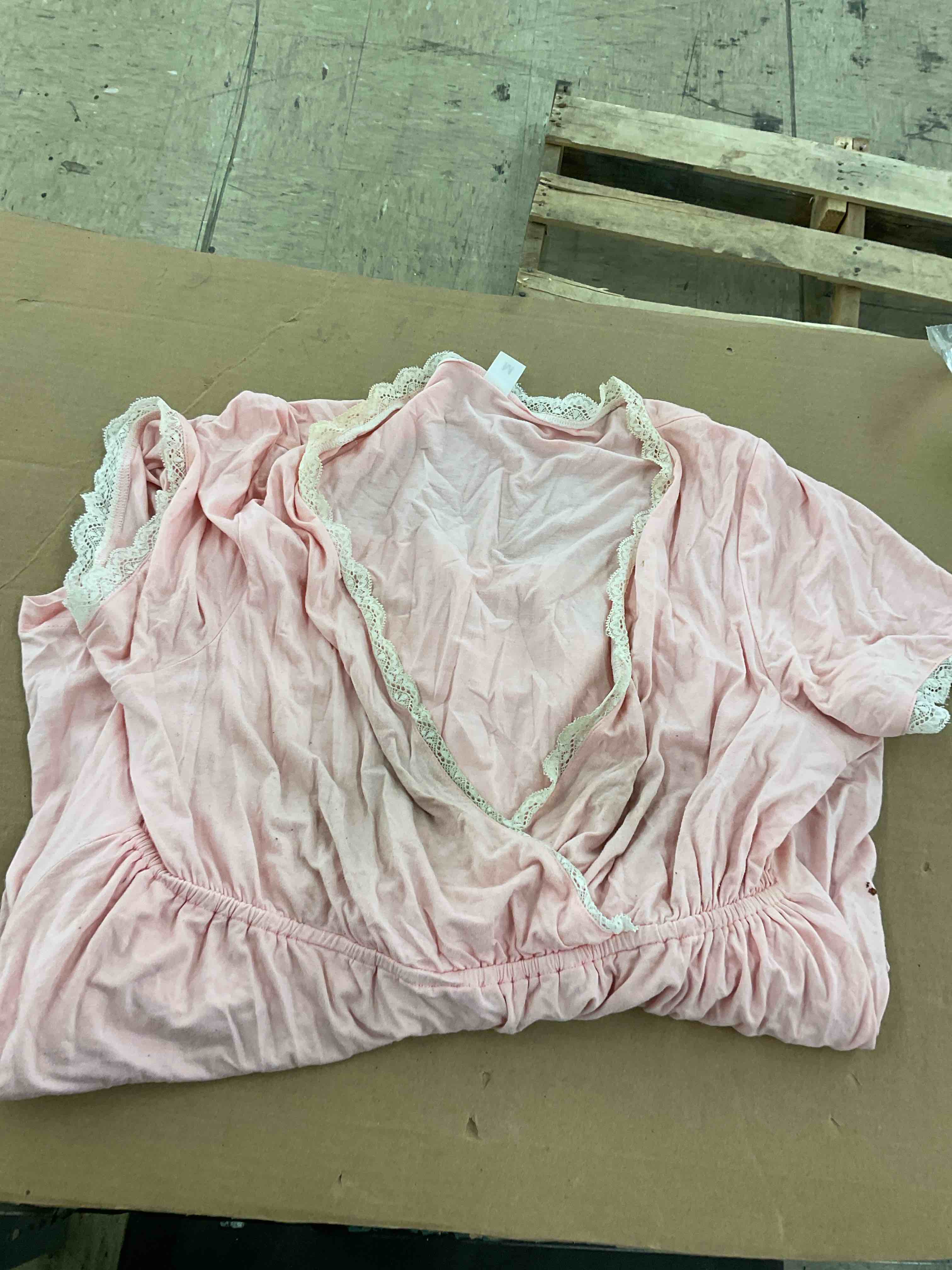 https://s3.amazonaws.com/lotting-images-prod/BoxBids/BXB0501579_1778687934544.jpeg