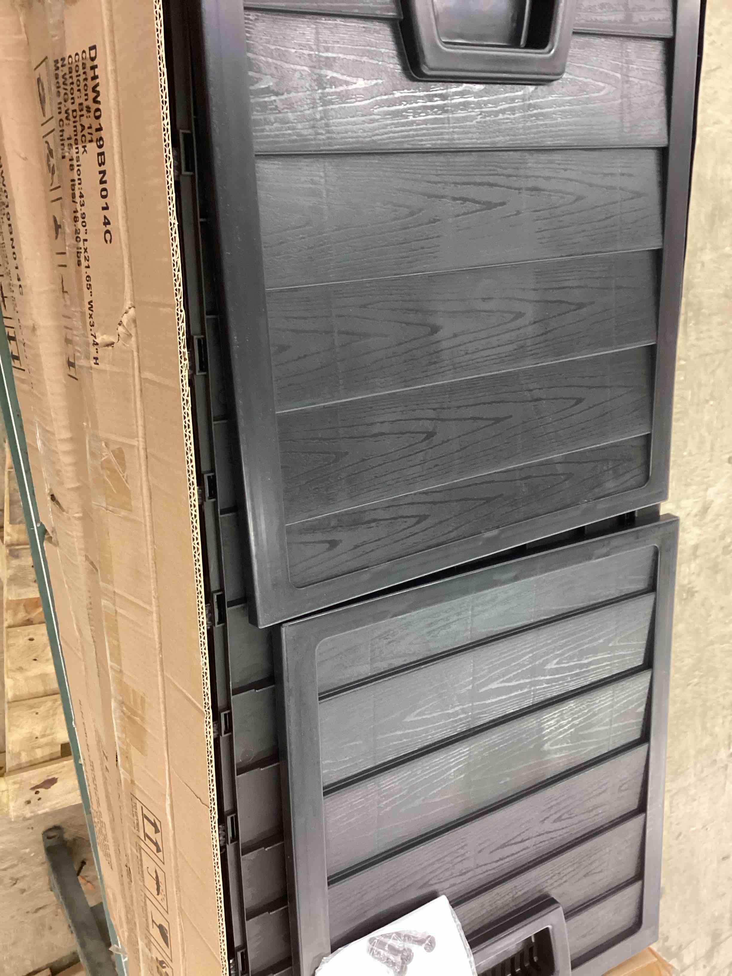 https://s3.amazonaws.com/lotting-images-prod/BoxBids/BXB0501589_1778682586543.jpeg
