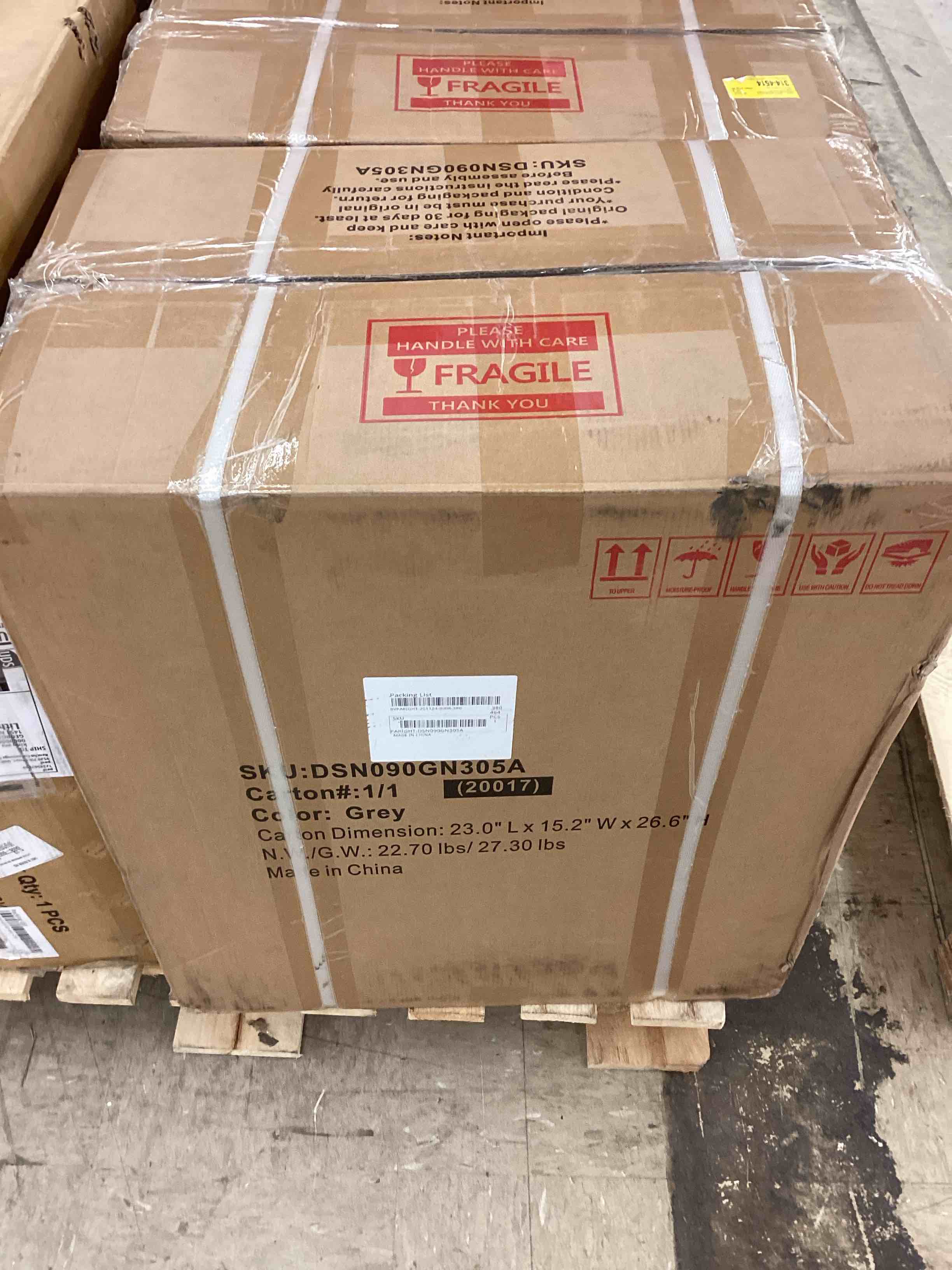 https://s3.amazonaws.com/lotting-images-prod/BoxBids/BXB0501594_1778683270918.jpeg