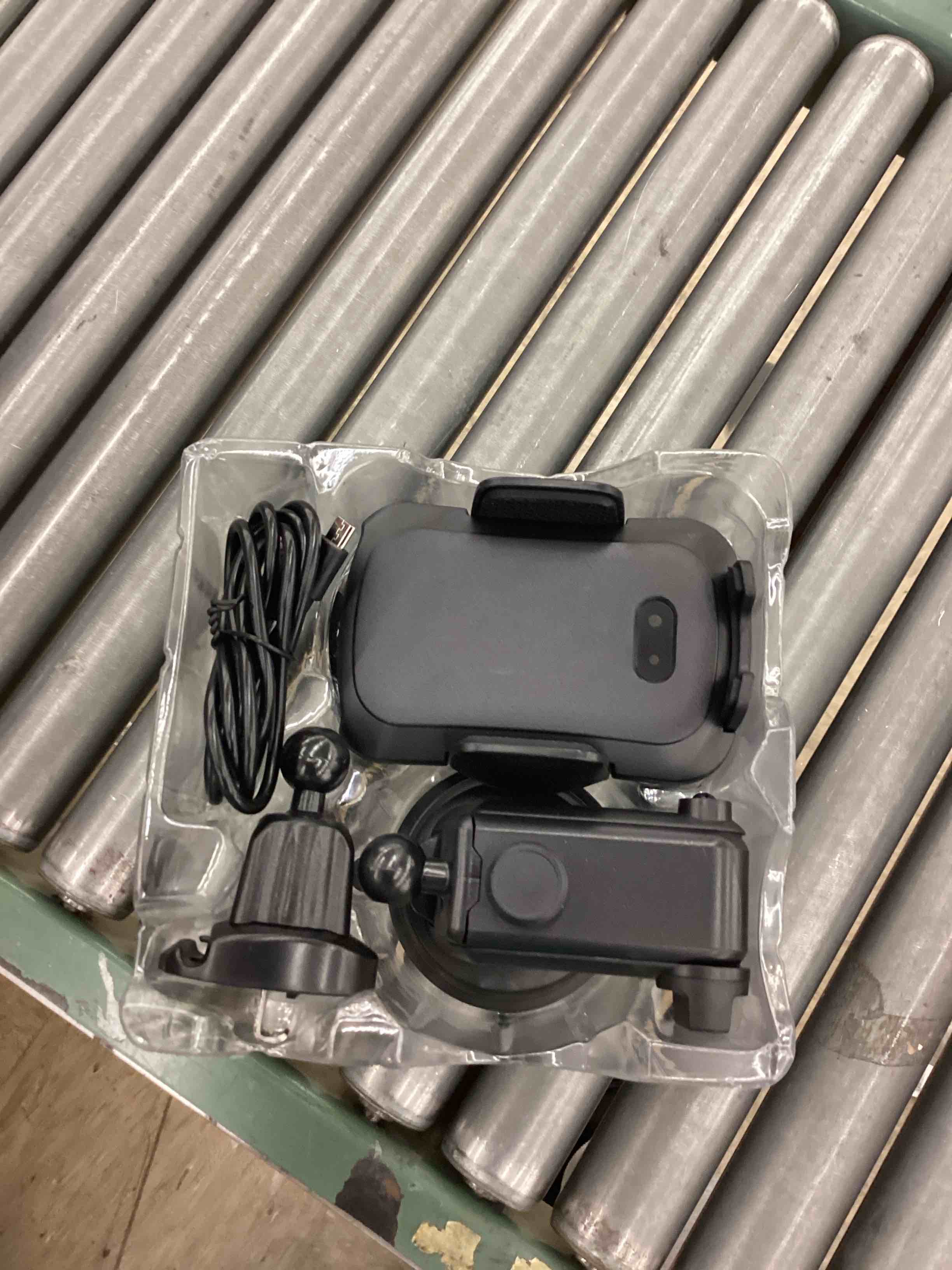 https://s3.amazonaws.com/lotting-images-prod/BoxBids/BXB0501677_1778865570404.jpeg