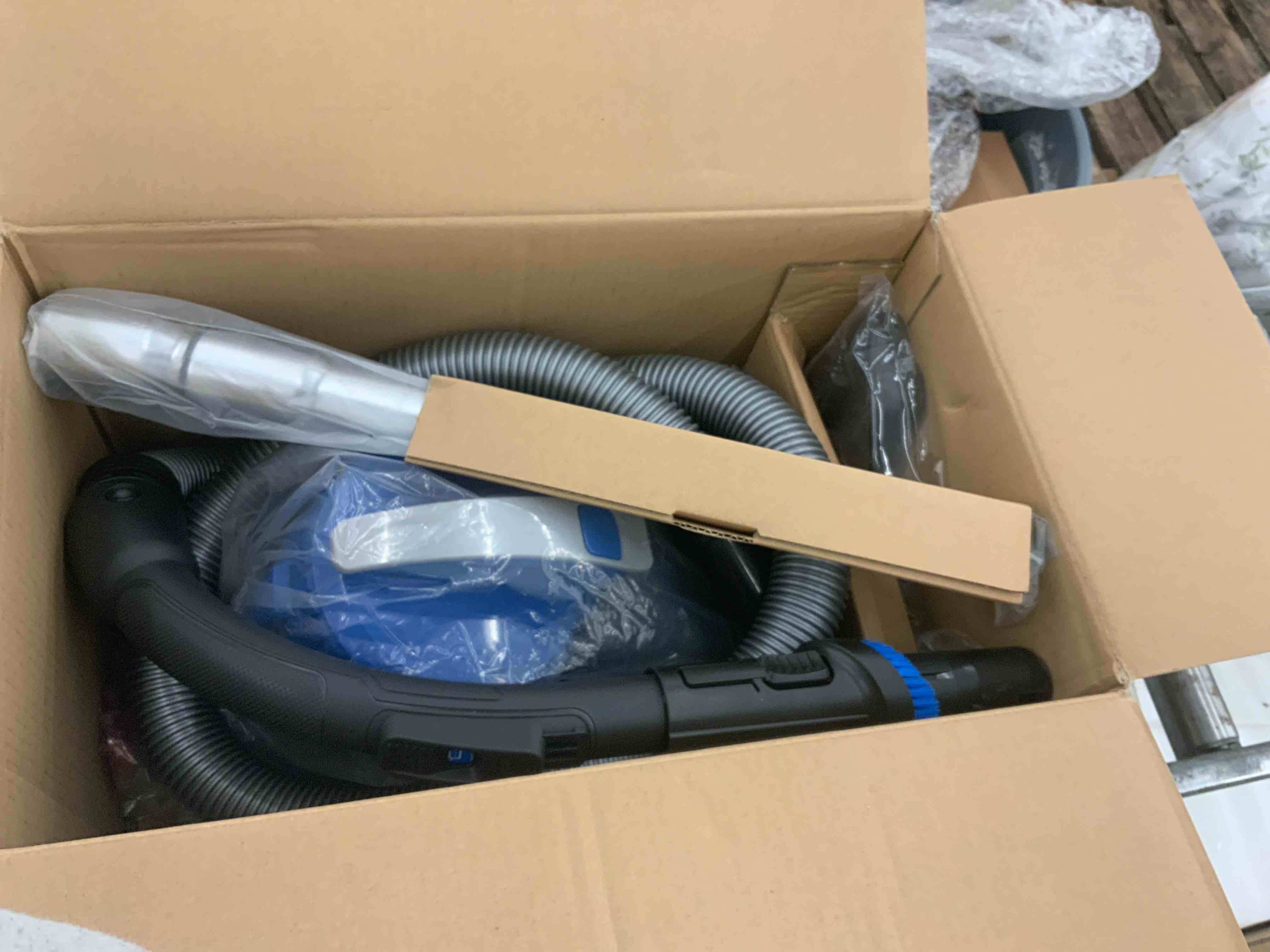https://s3.amazonaws.com/lotting-images-prod/BoxBids/BXB0501745_1778696973488.jpeg