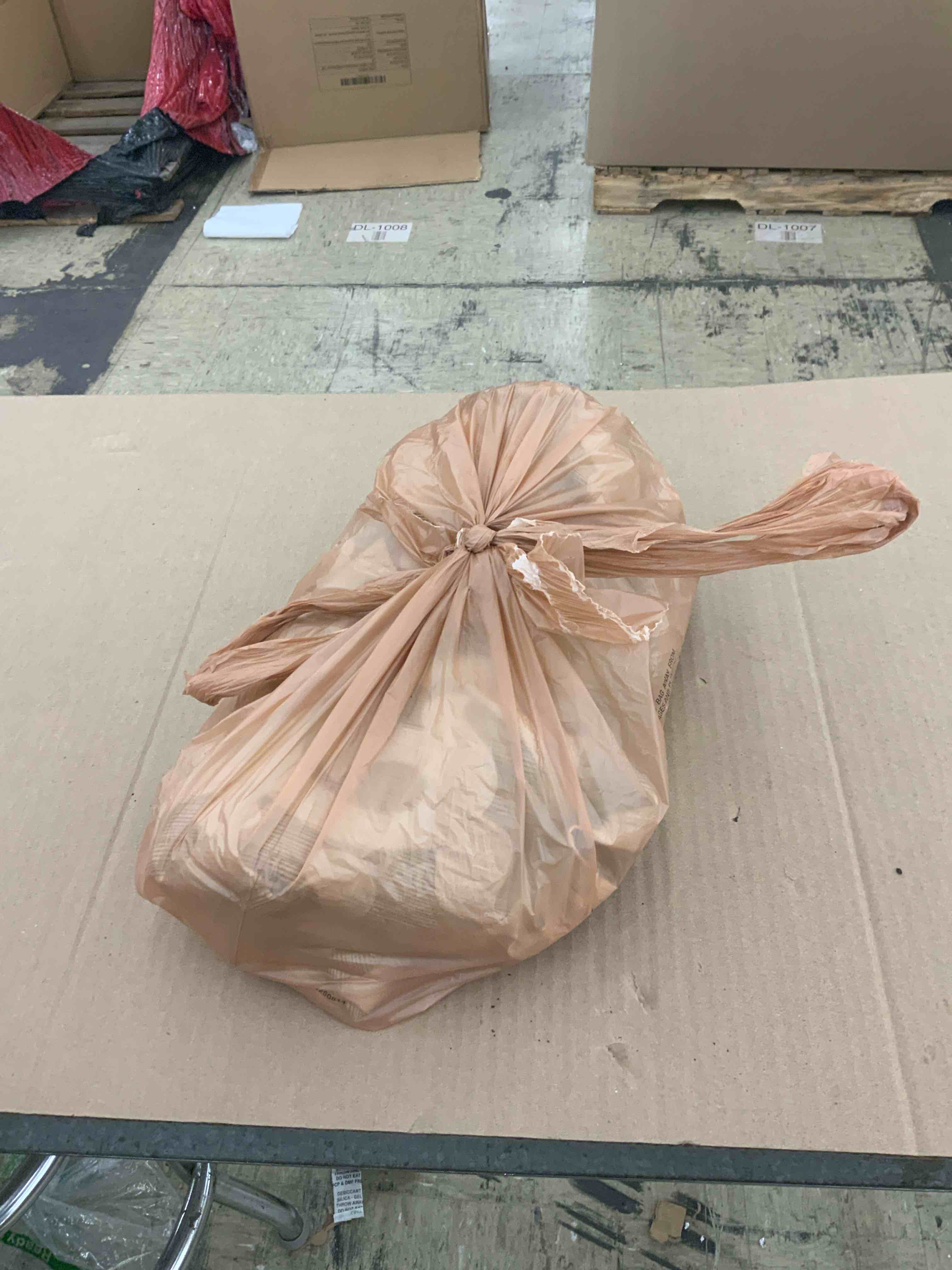https://s3.amazonaws.com/lotting-images-prod/BoxBids/BXB0501811_1778788617532.jpeg