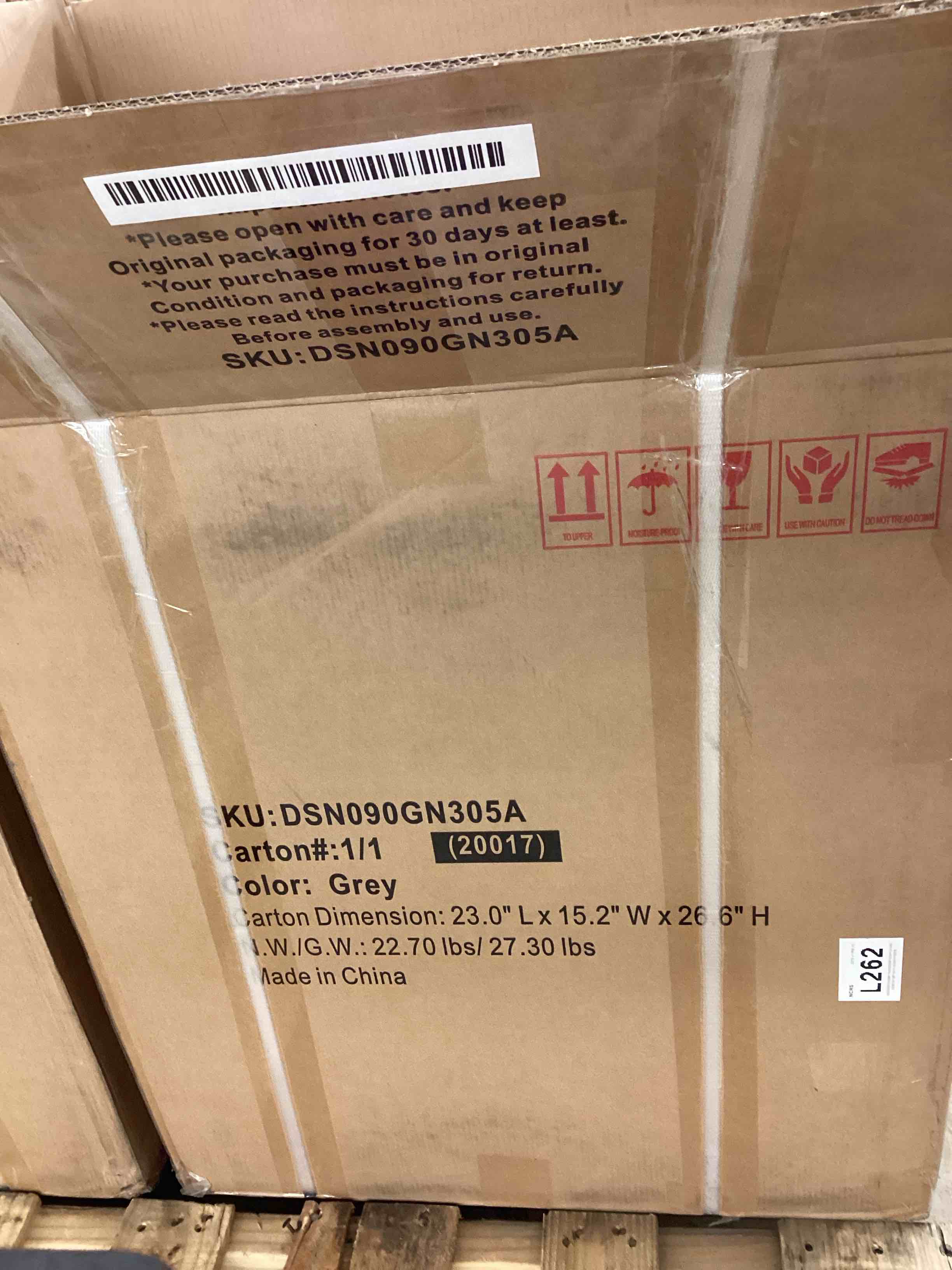 https://s3.amazonaws.com/lotting-images-prod/BoxBids/BXB0501889_1778619345692.jpeg