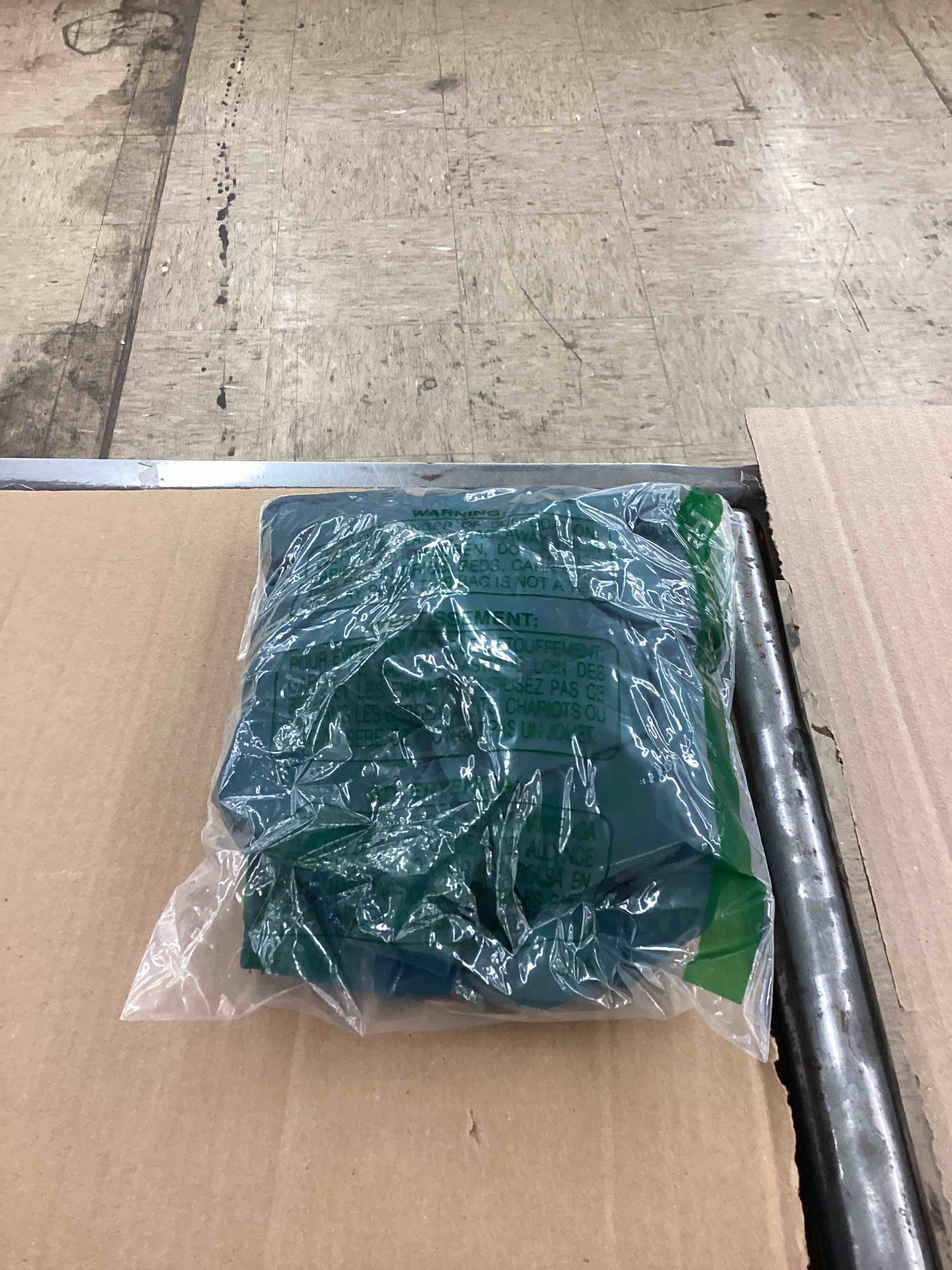 https://s3.amazonaws.com/lotting-images-prod/BoxBids/BXB0501984_1778686128800.jpeg