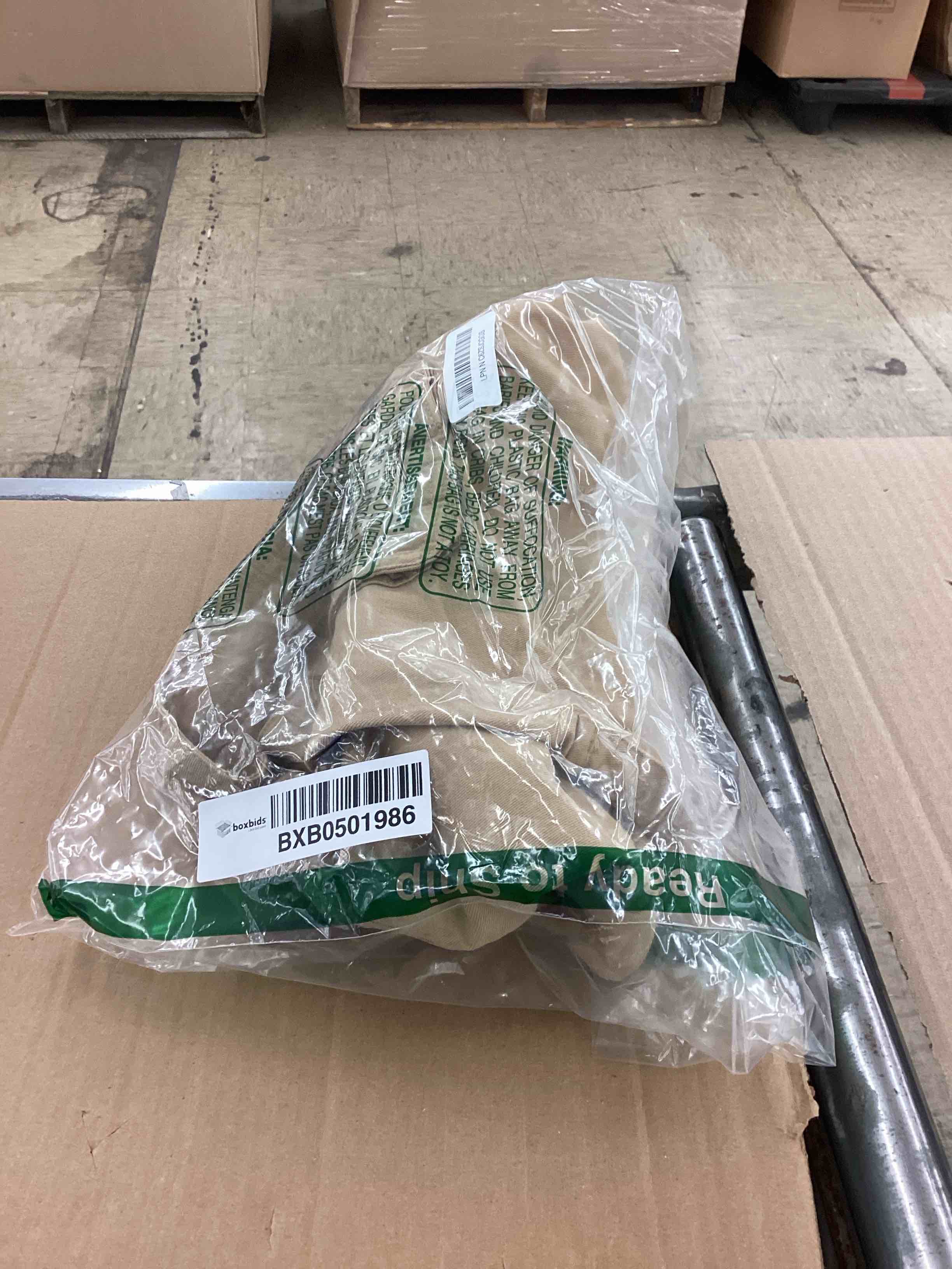https://s3.amazonaws.com/lotting-images-prod/BoxBids/BXB0501986_1778686252966.jpeg