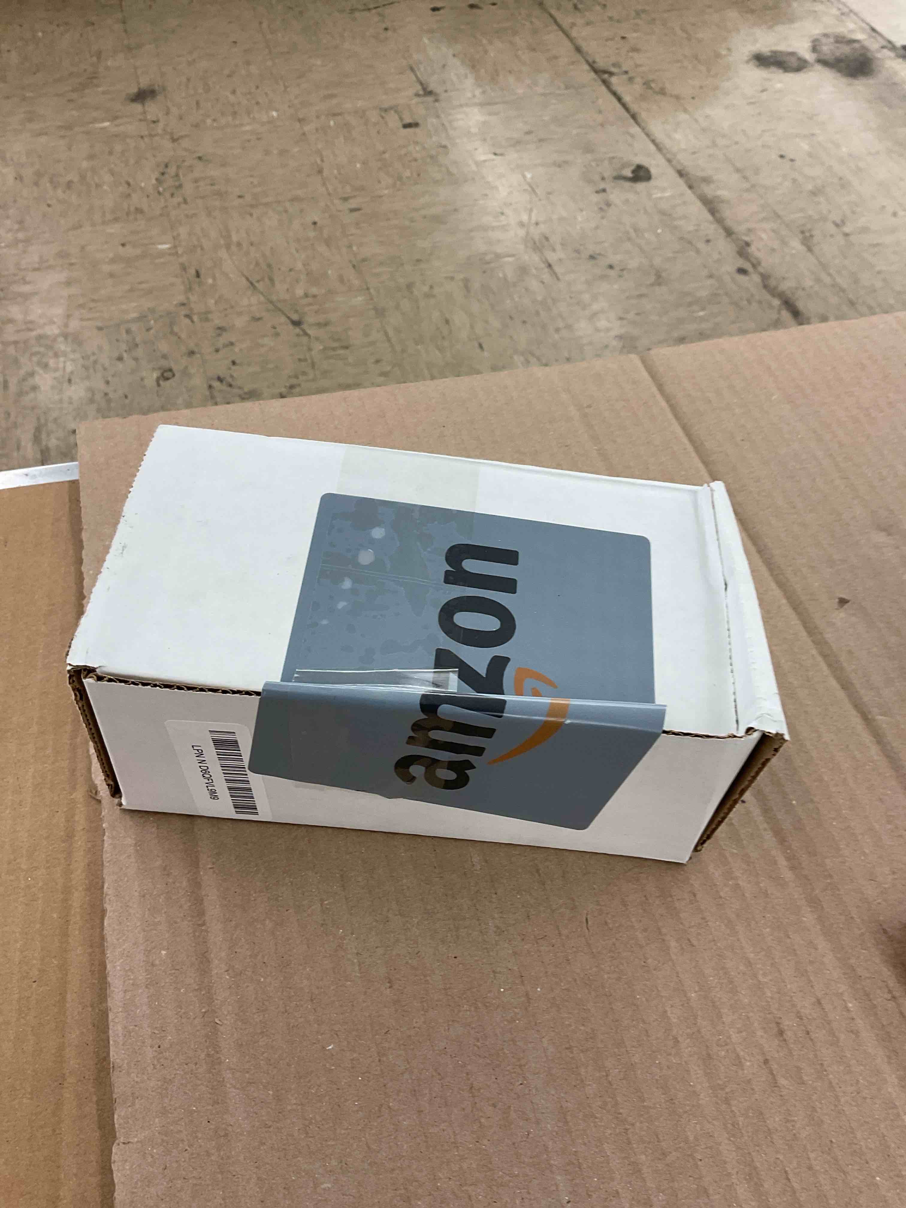 https://s3.amazonaws.com/lotting-images-prod/BoxBids/BXB0502093_1778768710810.jpeg