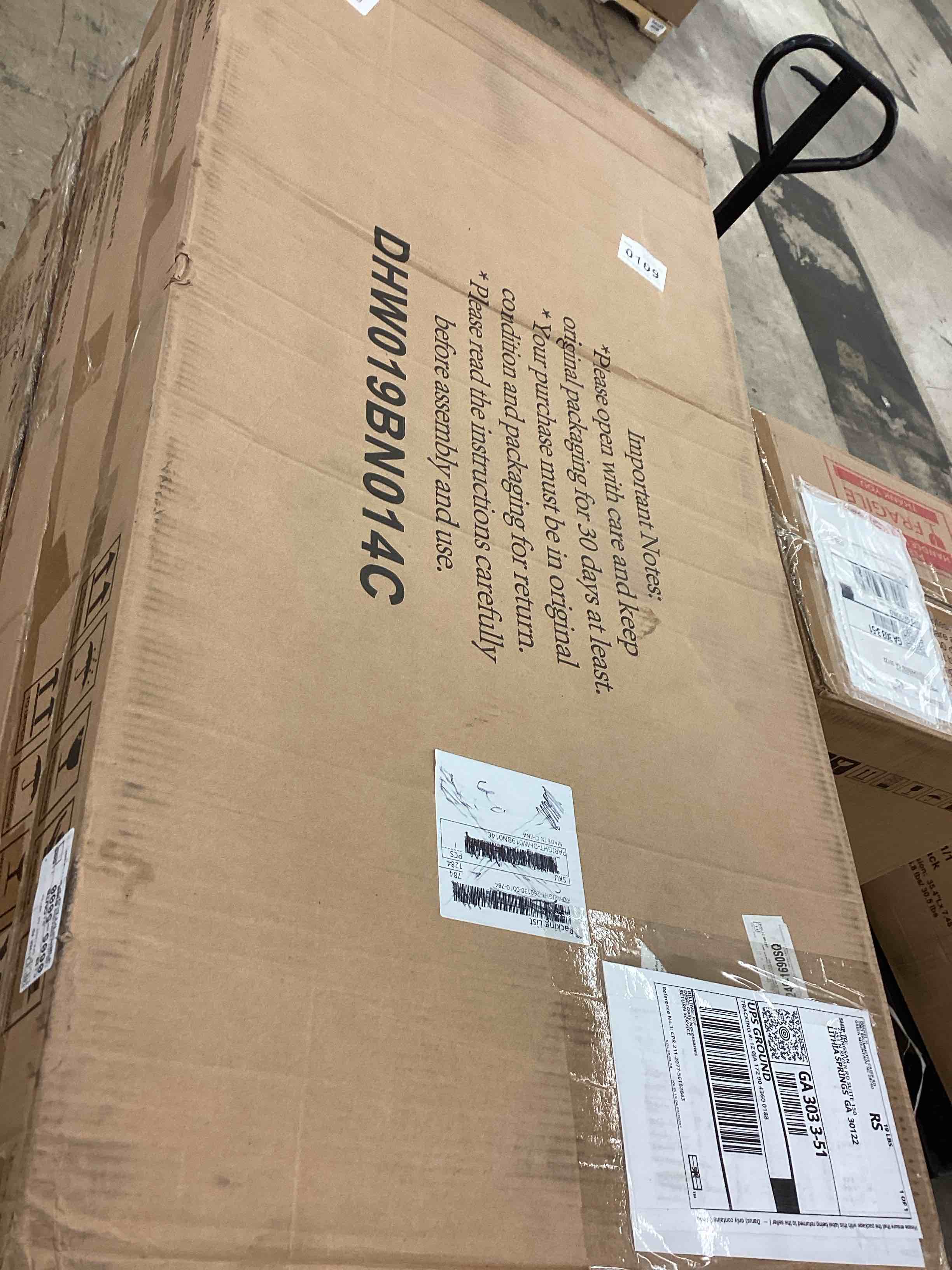 https://s3.amazonaws.com/lotting-images-prod/BoxBids/BXB0502356_1779277643527.jpeg