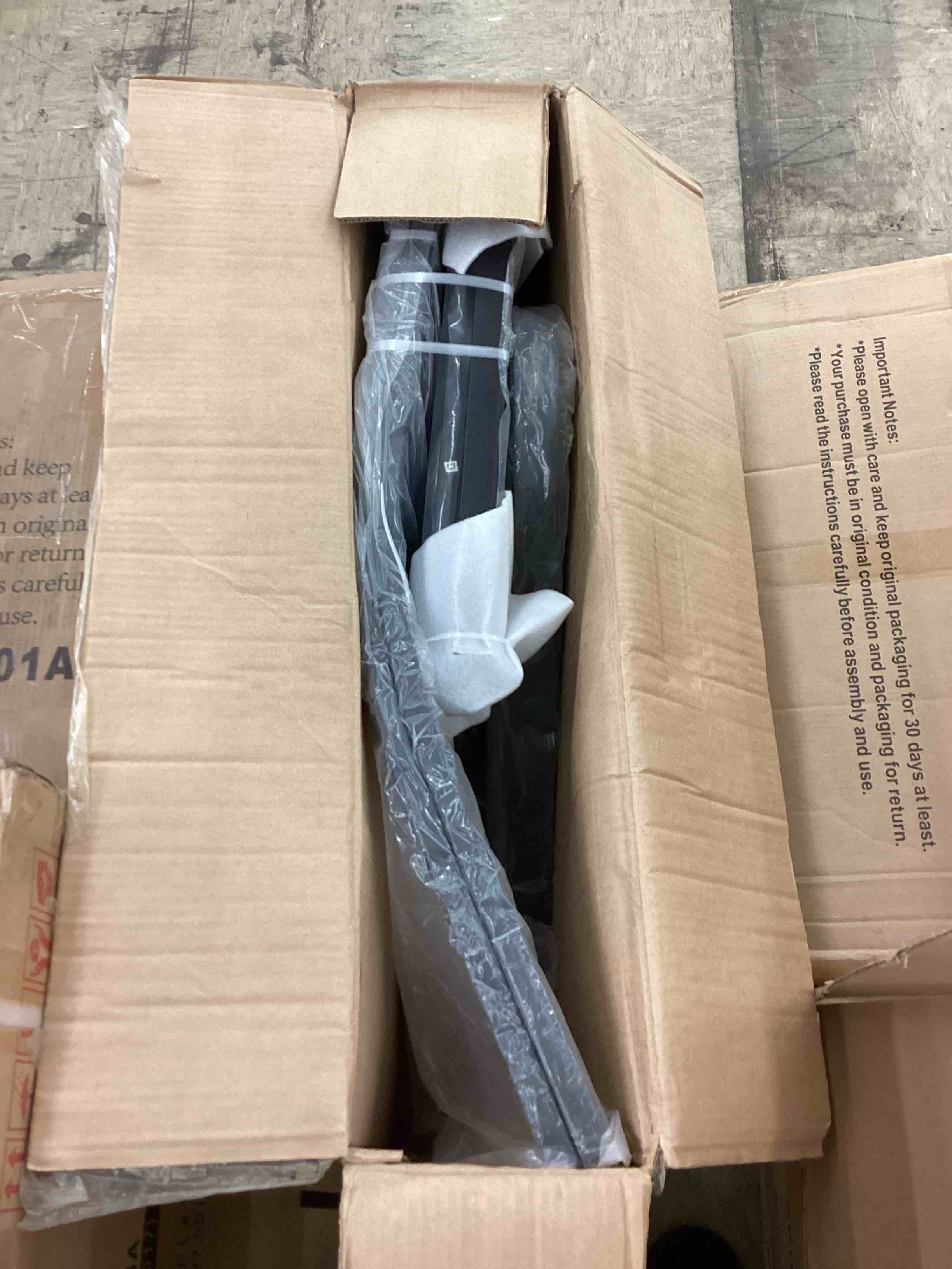 https://s3.amazonaws.com/lotting-images-prod/BoxBids/BXB0502390_1779298068010.jpeg