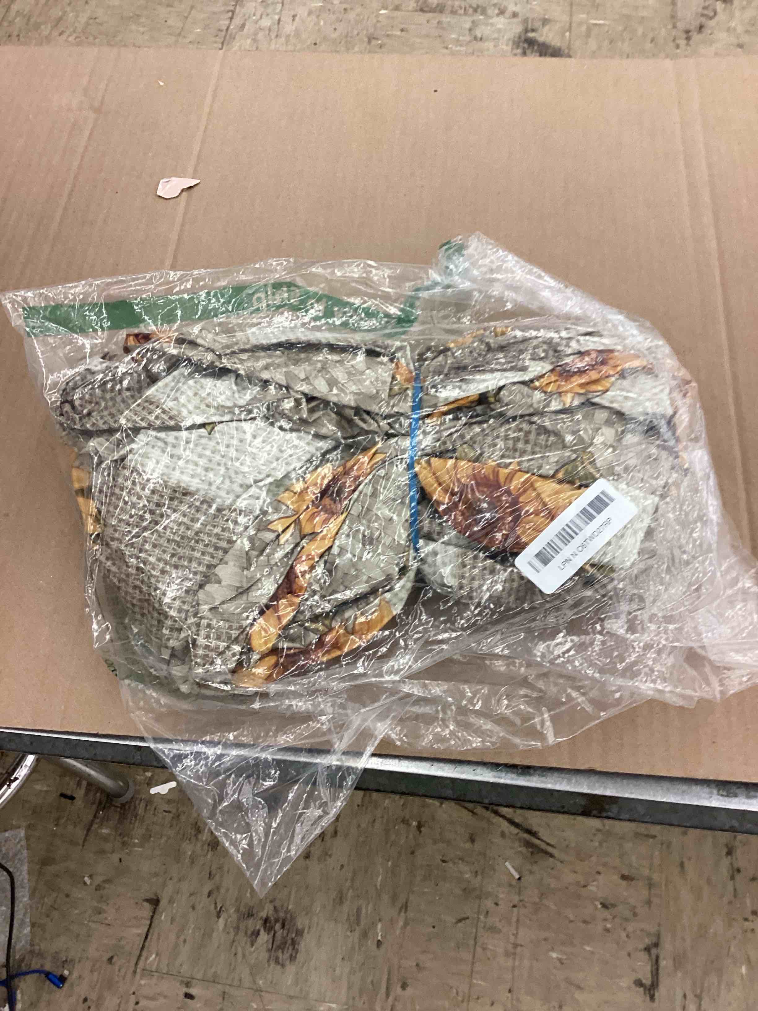 https://s3.amazonaws.com/lotting-images-prod/BoxBids/BXB0502435_1779108866324.jpeg