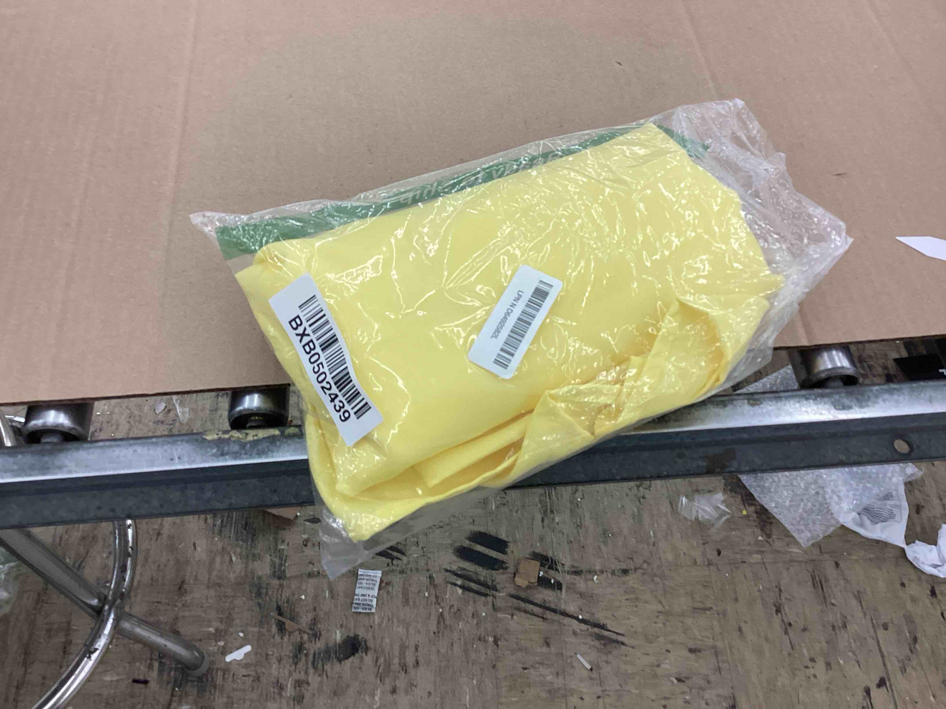 https://s3.amazonaws.com/lotting-images-prod/BoxBids/BXB0502439_1779115376024.jpeg
