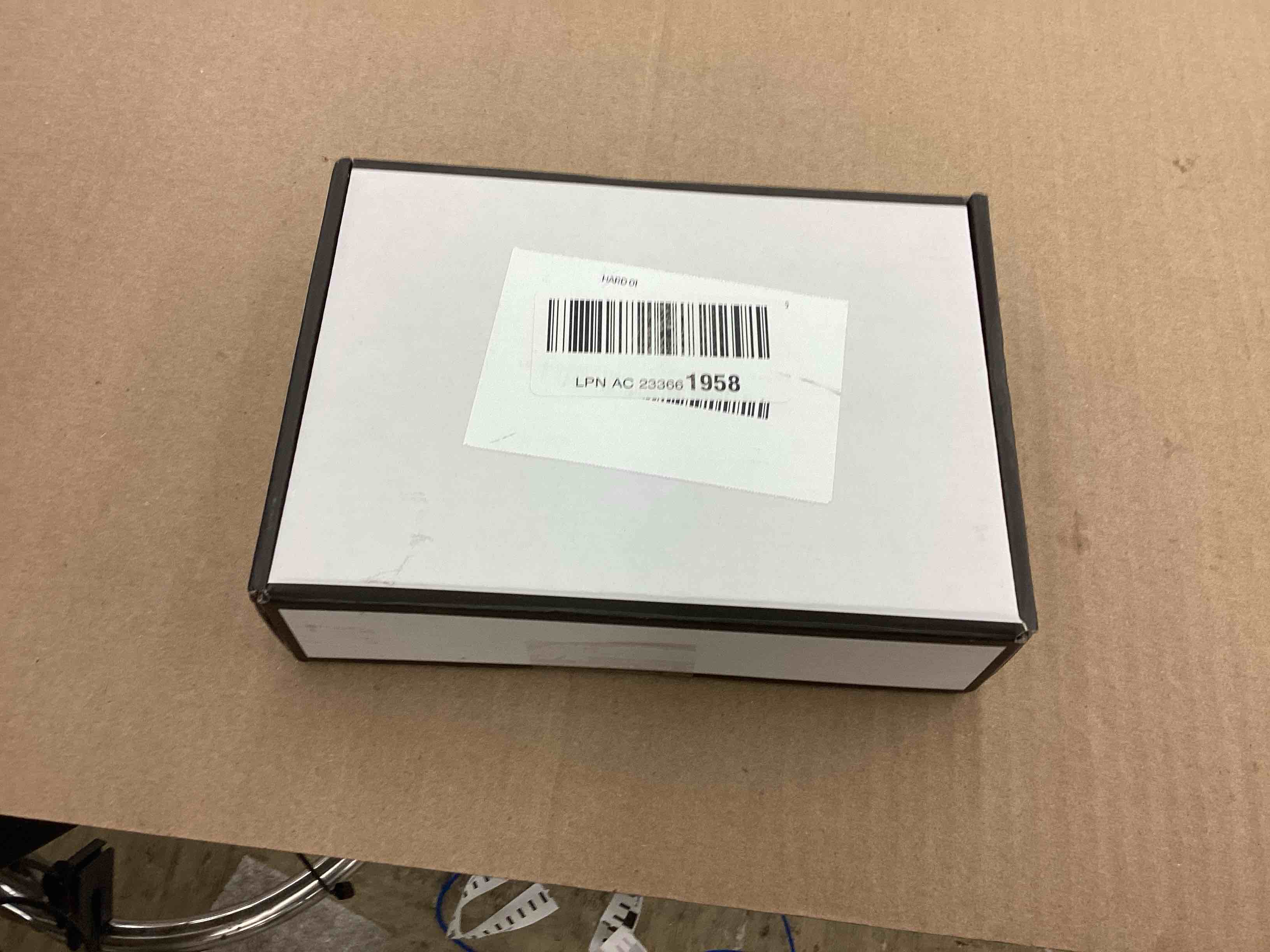 https://s3.amazonaws.com/lotting-images-prod/BoxBids/BXB0502516_1779196054380.jpeg