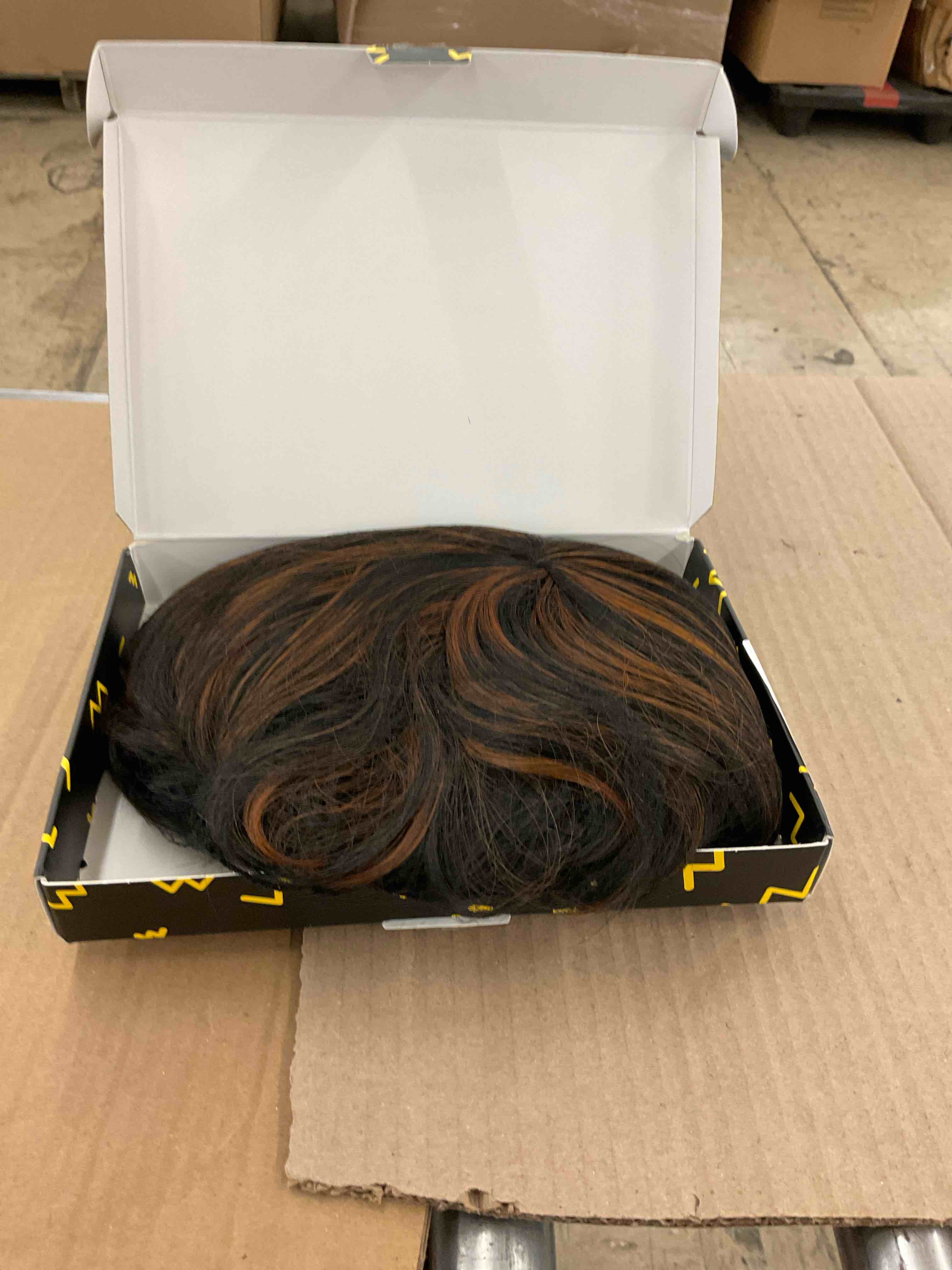 https://s3.amazonaws.com/lotting-images-prod/BoxBids/BXB0502640_1778779710843.jpeg