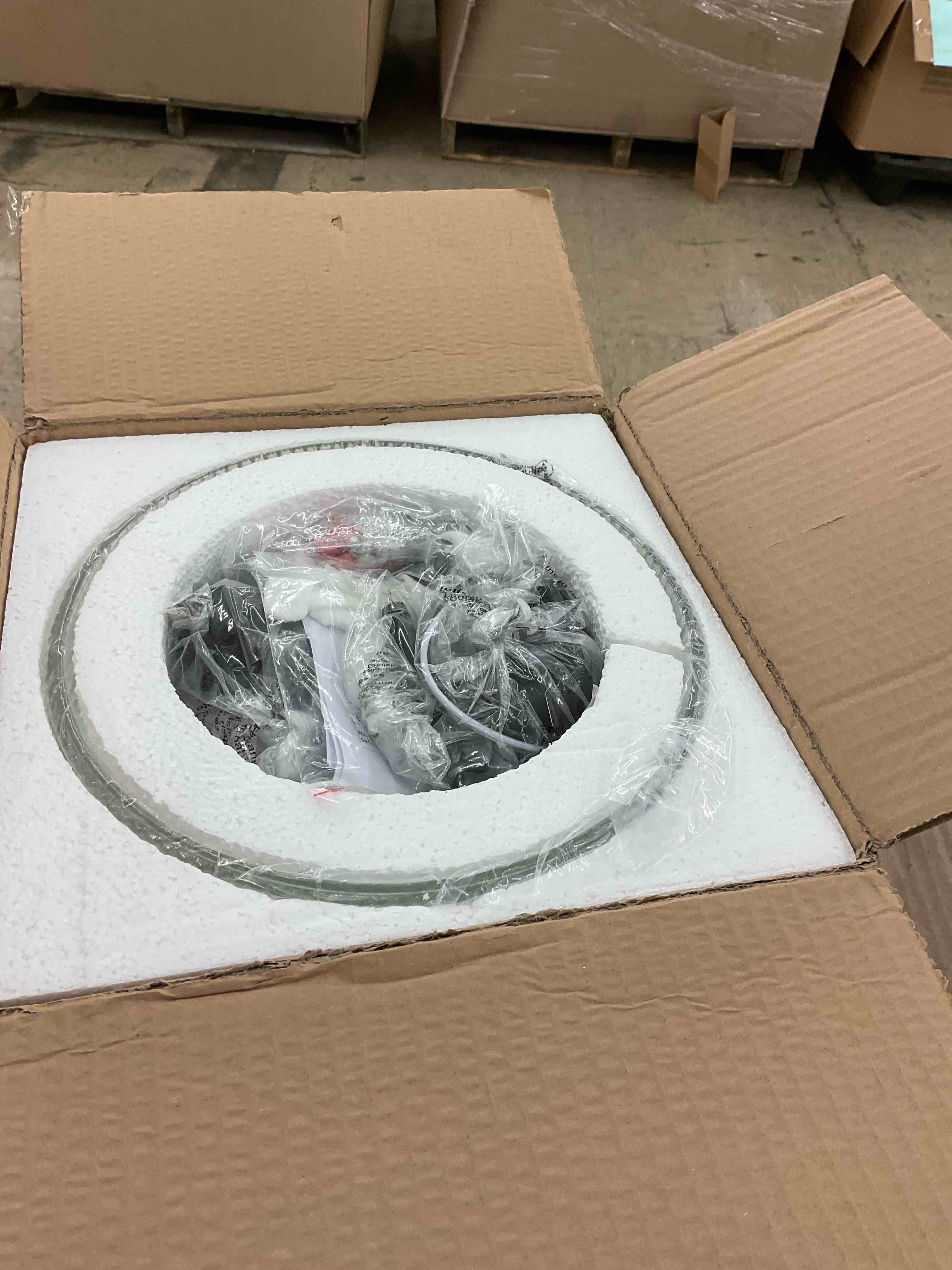 https://s3.amazonaws.com/lotting-images-prod/BoxBids/BXB0502642_1778779879254.jpeg