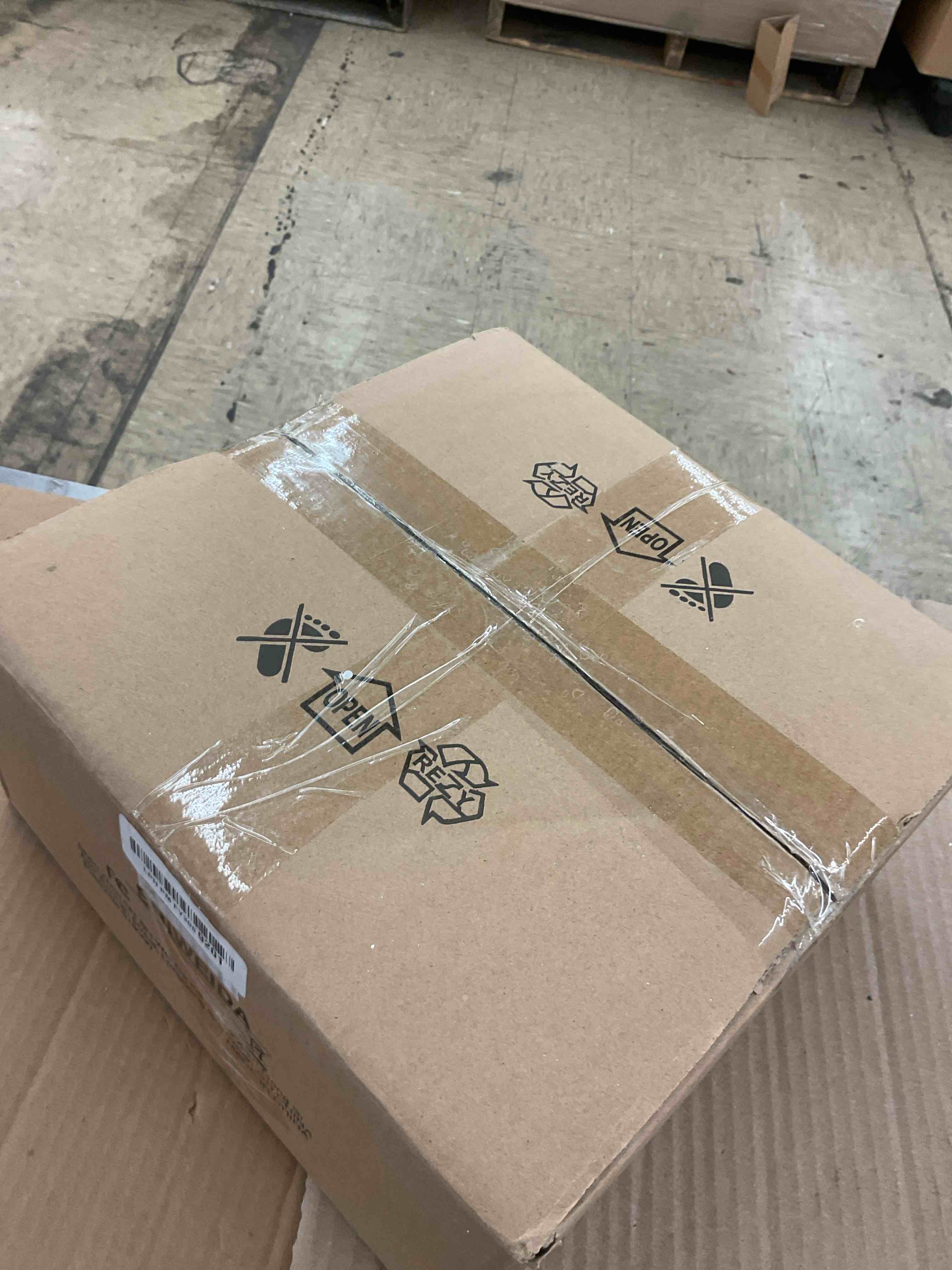 https://s3.amazonaws.com/lotting-images-prod/BoxBids/BXB0502642_1778779894113.jpeg