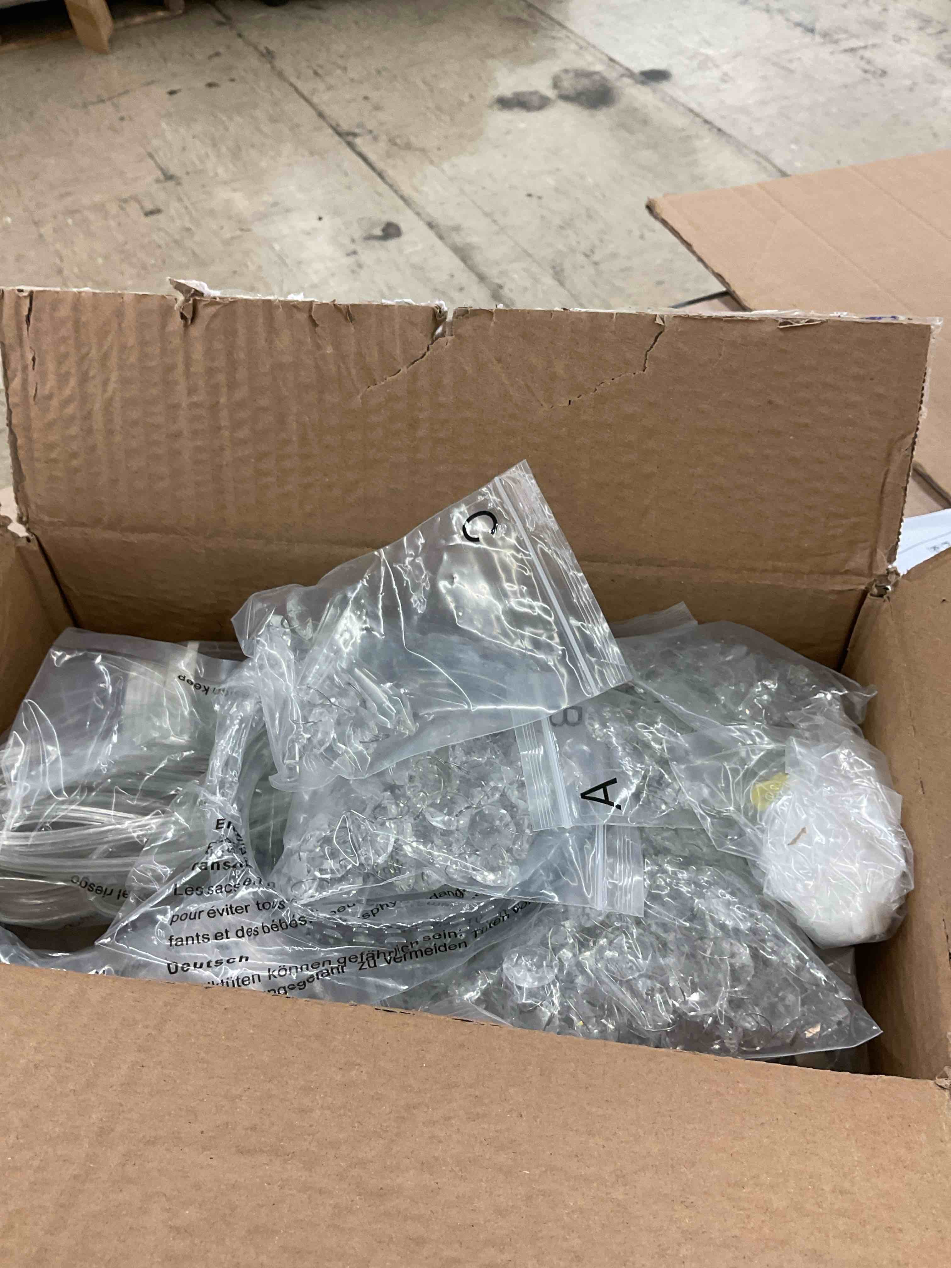 https://s3.amazonaws.com/lotting-images-prod/BoxBids/BXB0502683_1778784547492.jpeg