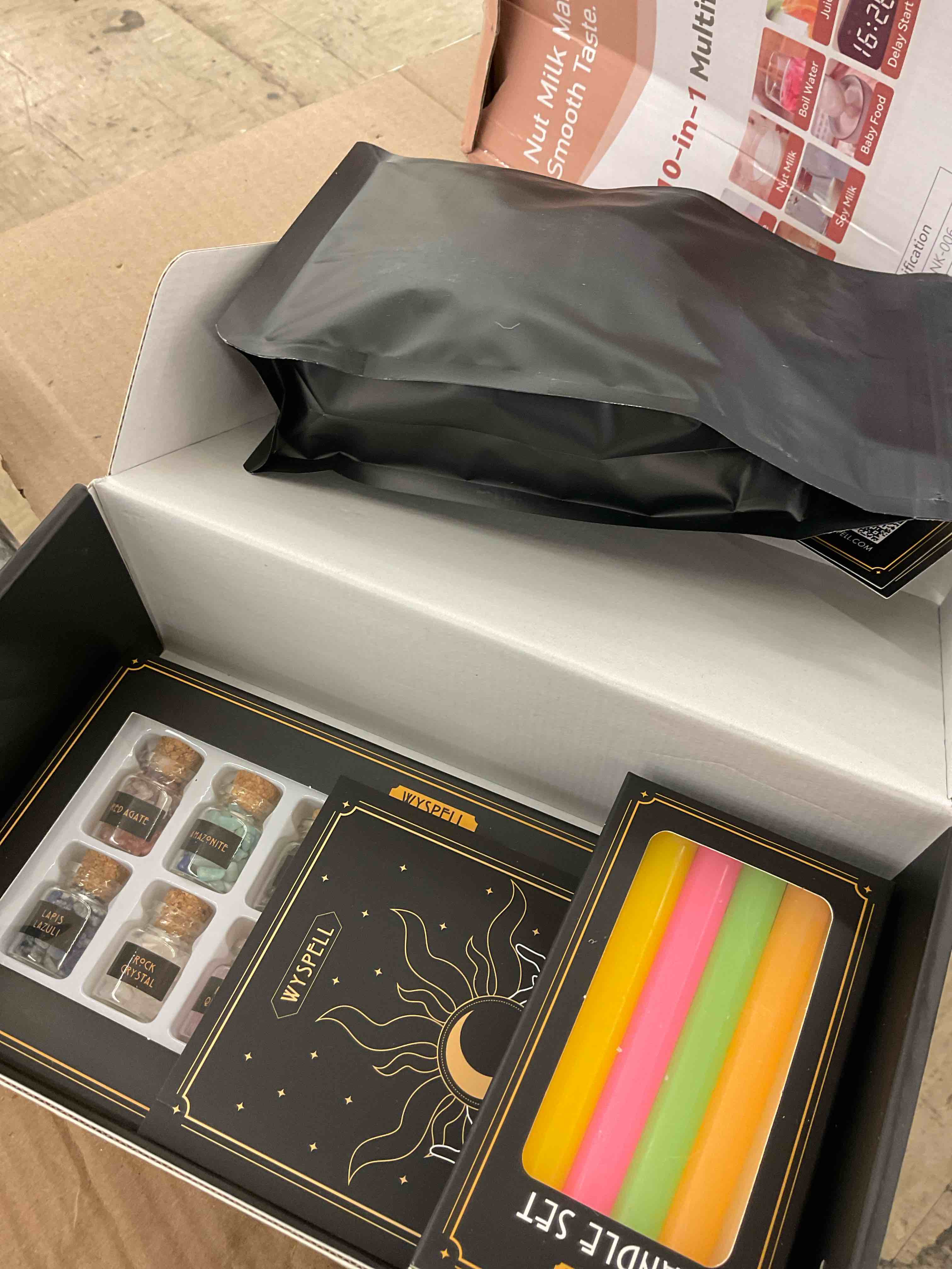 https://s3.amazonaws.com/lotting-images-prod/BoxBids/BXB0502714_1778788503725.jpeg