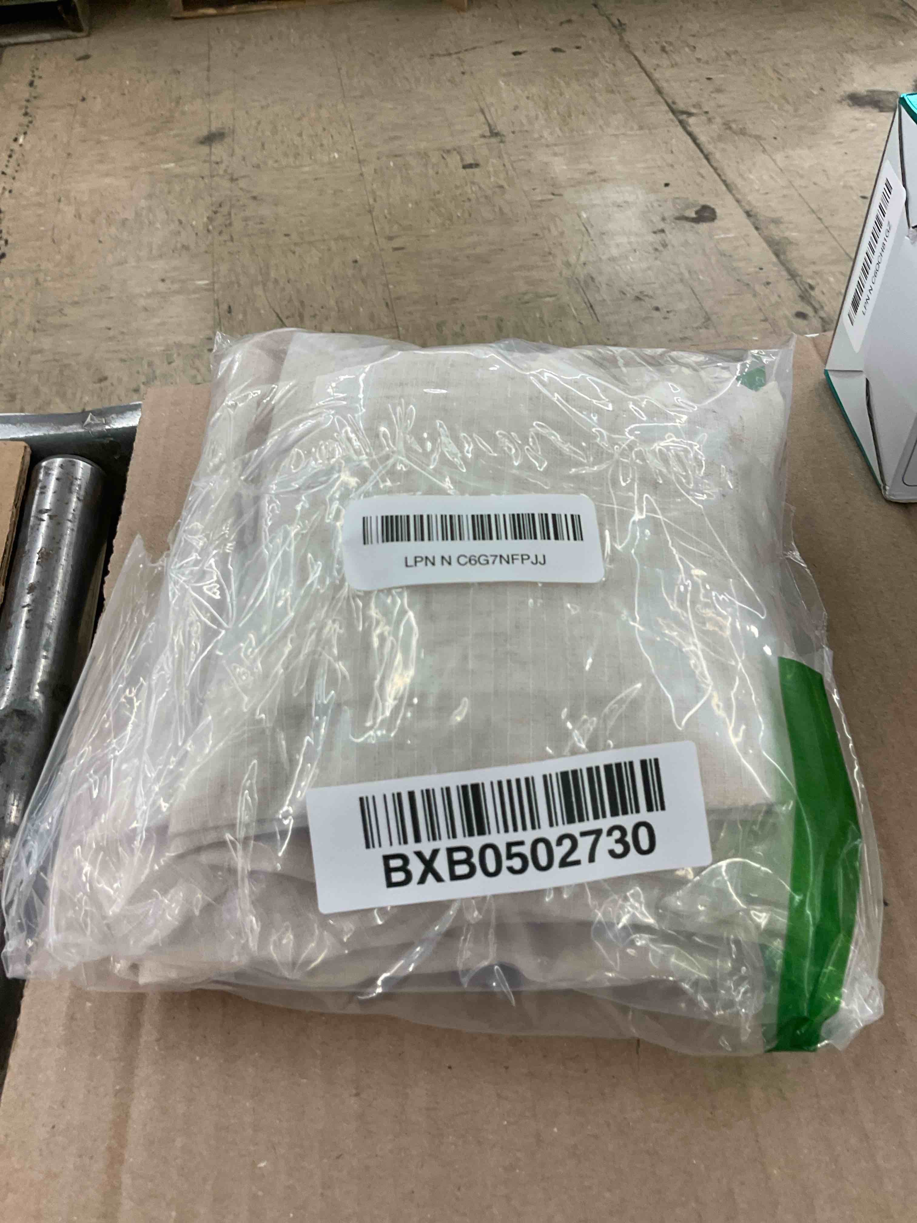 https://s3.amazonaws.com/lotting-images-prod/BoxBids/BXB0502730_1778789661520.jpeg
