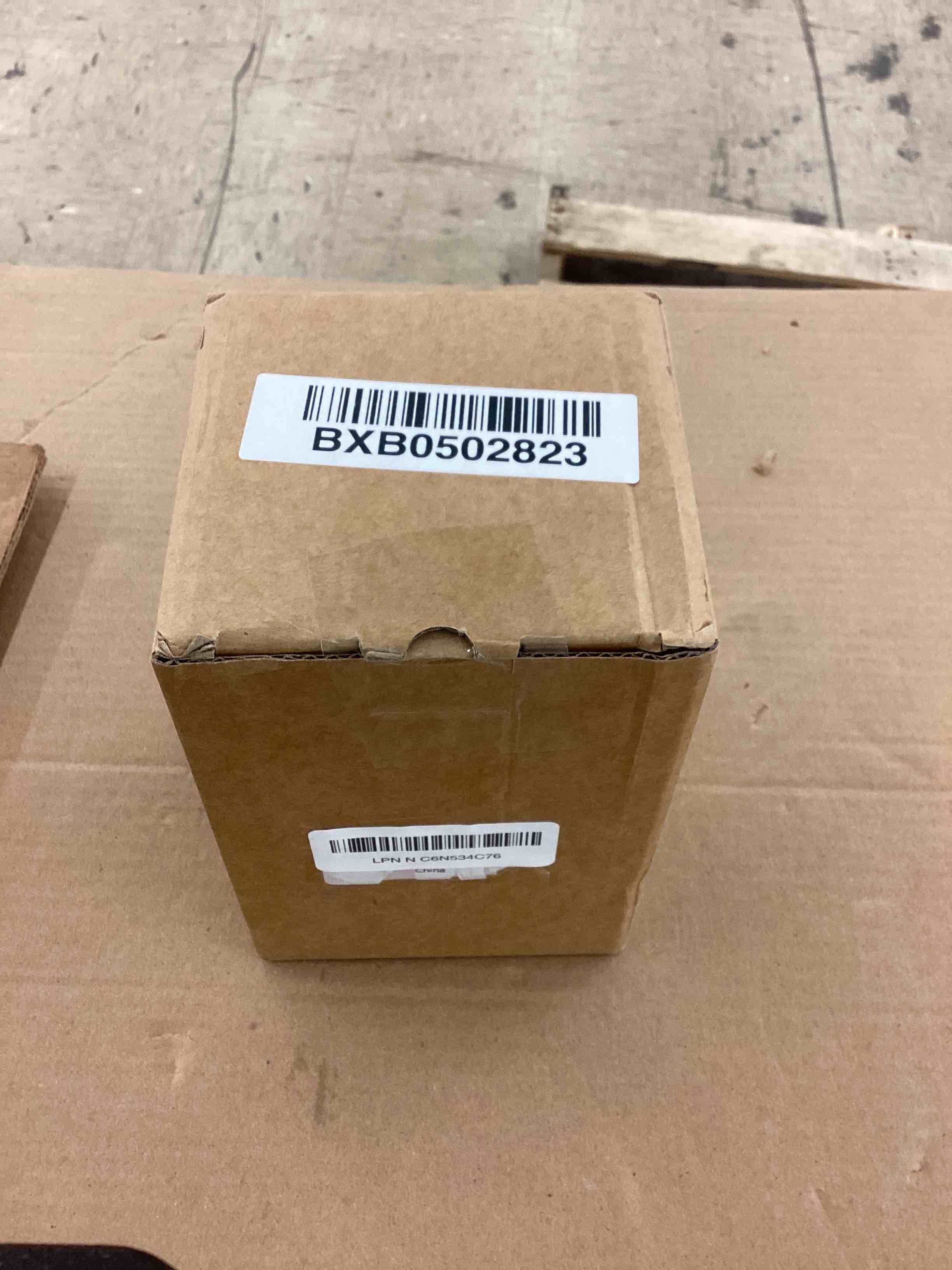 https://s3.amazonaws.com/lotting-images-prod/BoxBids/BXB0502823_1778853360347.jpeg