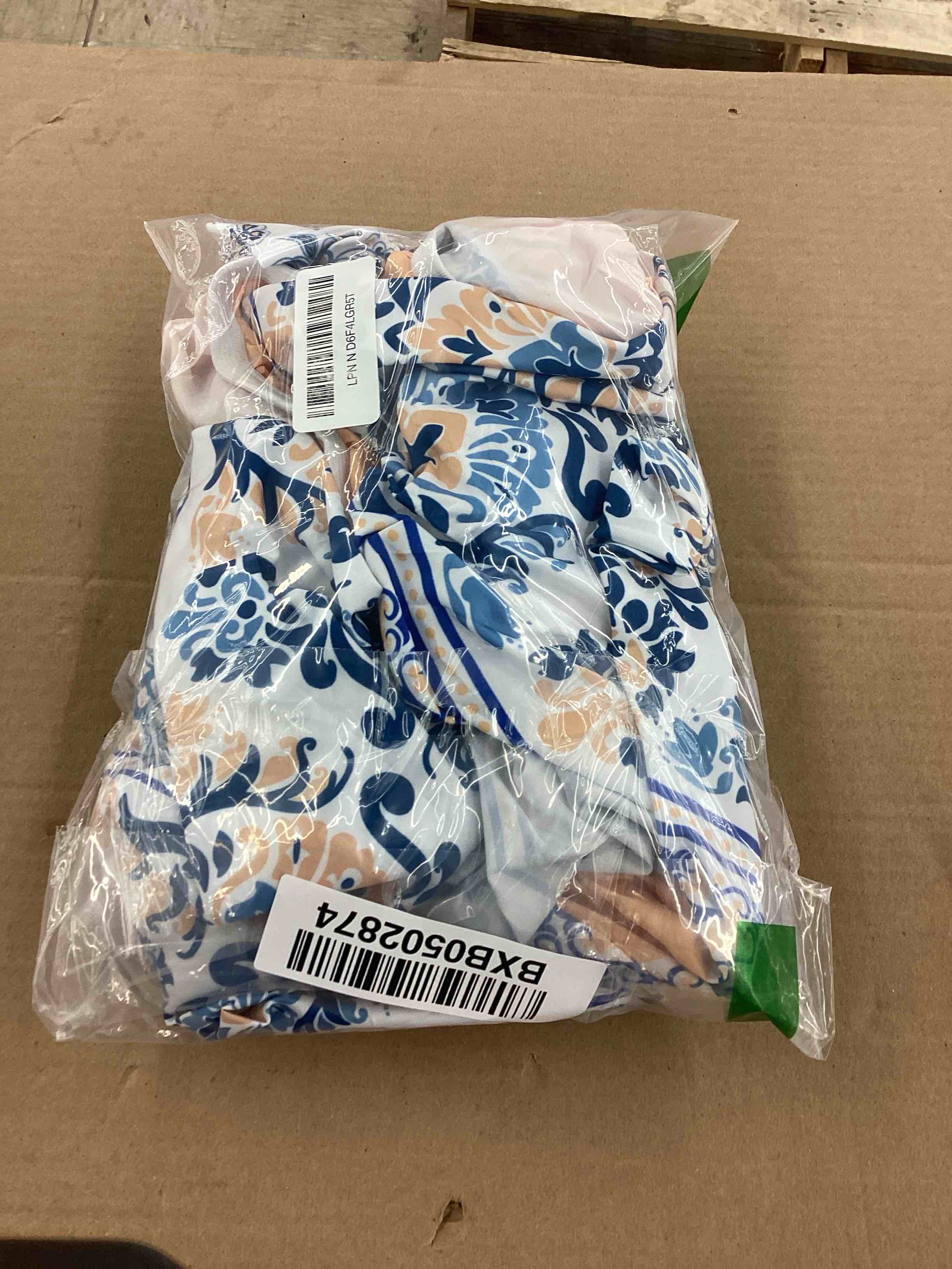 https://s3.amazonaws.com/lotting-images-prod/BoxBids/BXB0502874_1778855907349.jpeg