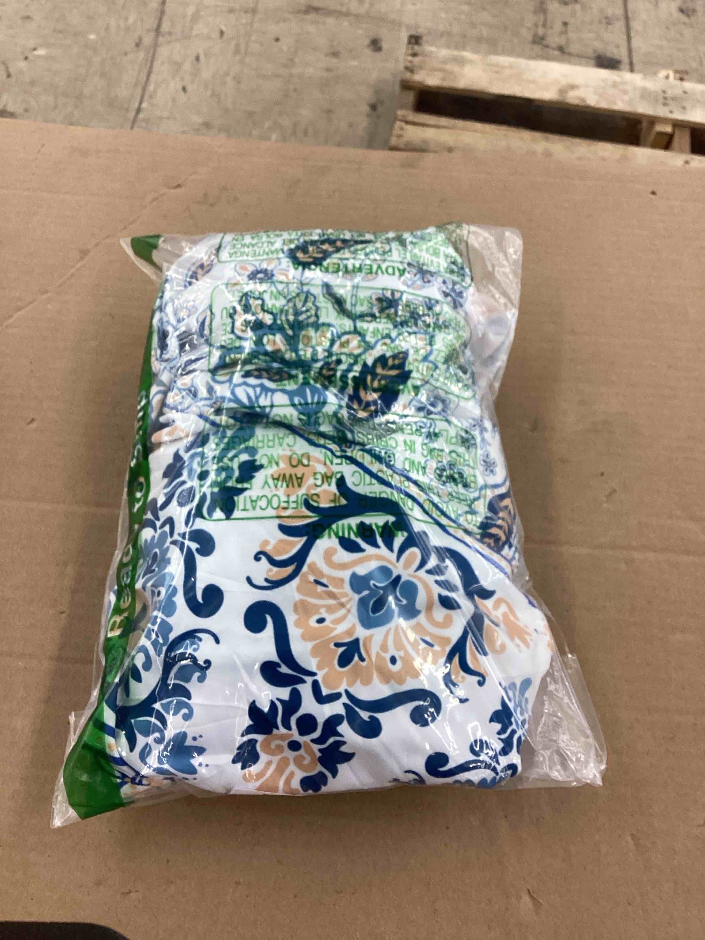 https://s3.amazonaws.com/lotting-images-prod/BoxBids/BXB0502874_1778855910048.jpeg