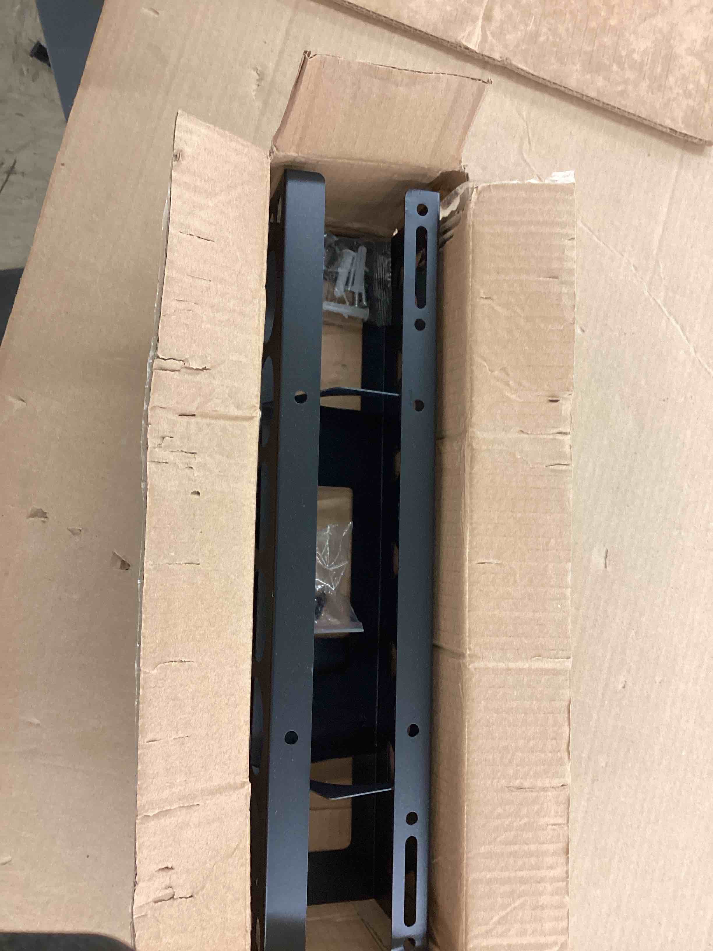 https://s3.amazonaws.com/lotting-images-prod/BoxBids/BXB0502876_1778856566346.jpeg
