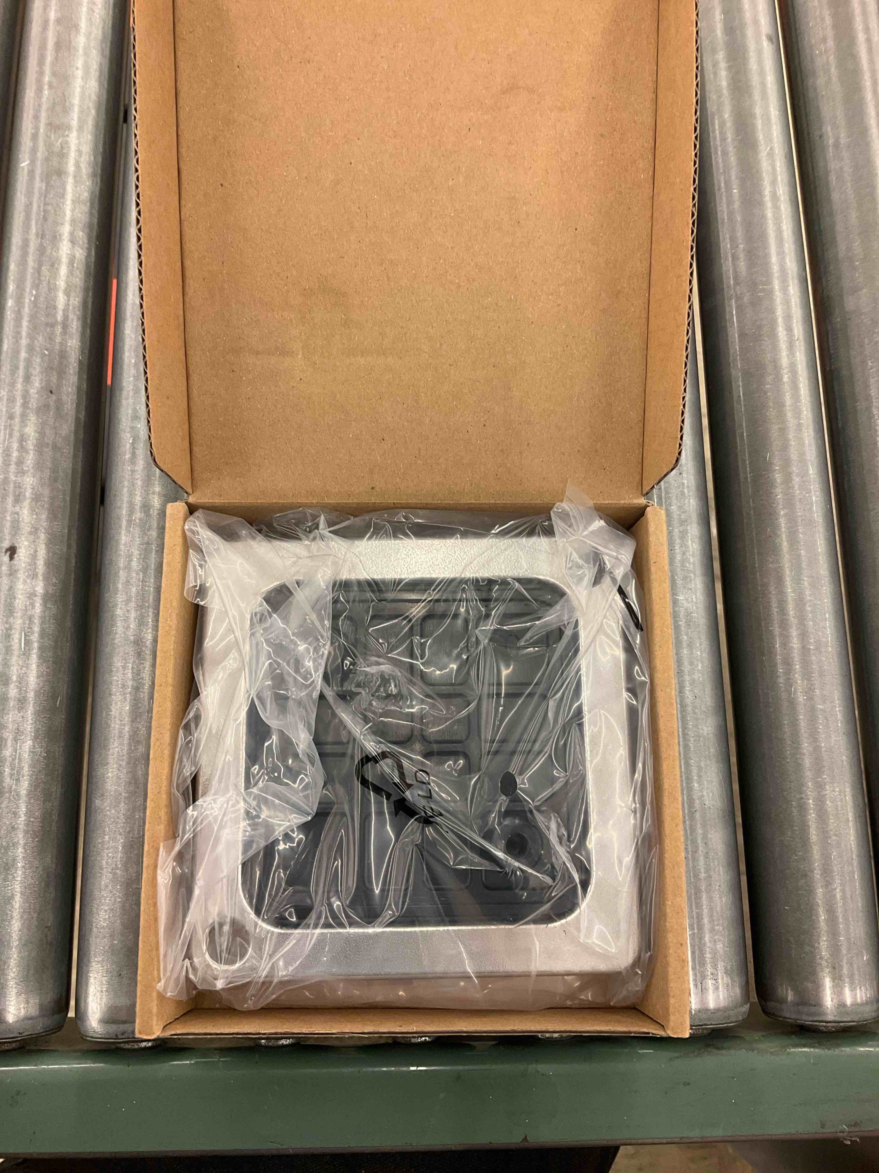 https://s3.amazonaws.com/lotting-images-prod/BoxBids/BXB0502992_1779718564861.jpeg