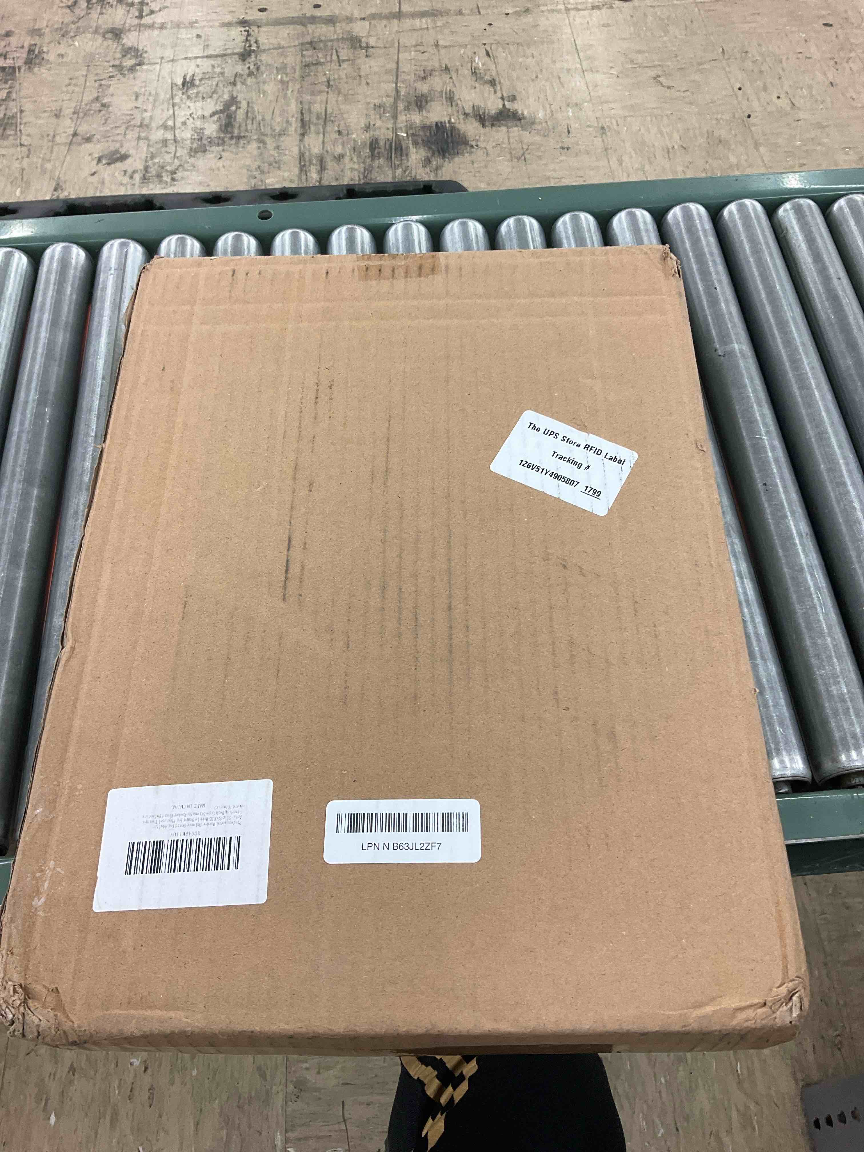 https://s3.amazonaws.com/lotting-images-prod/BoxBids/BXB0503079_1779890849732.jpeg