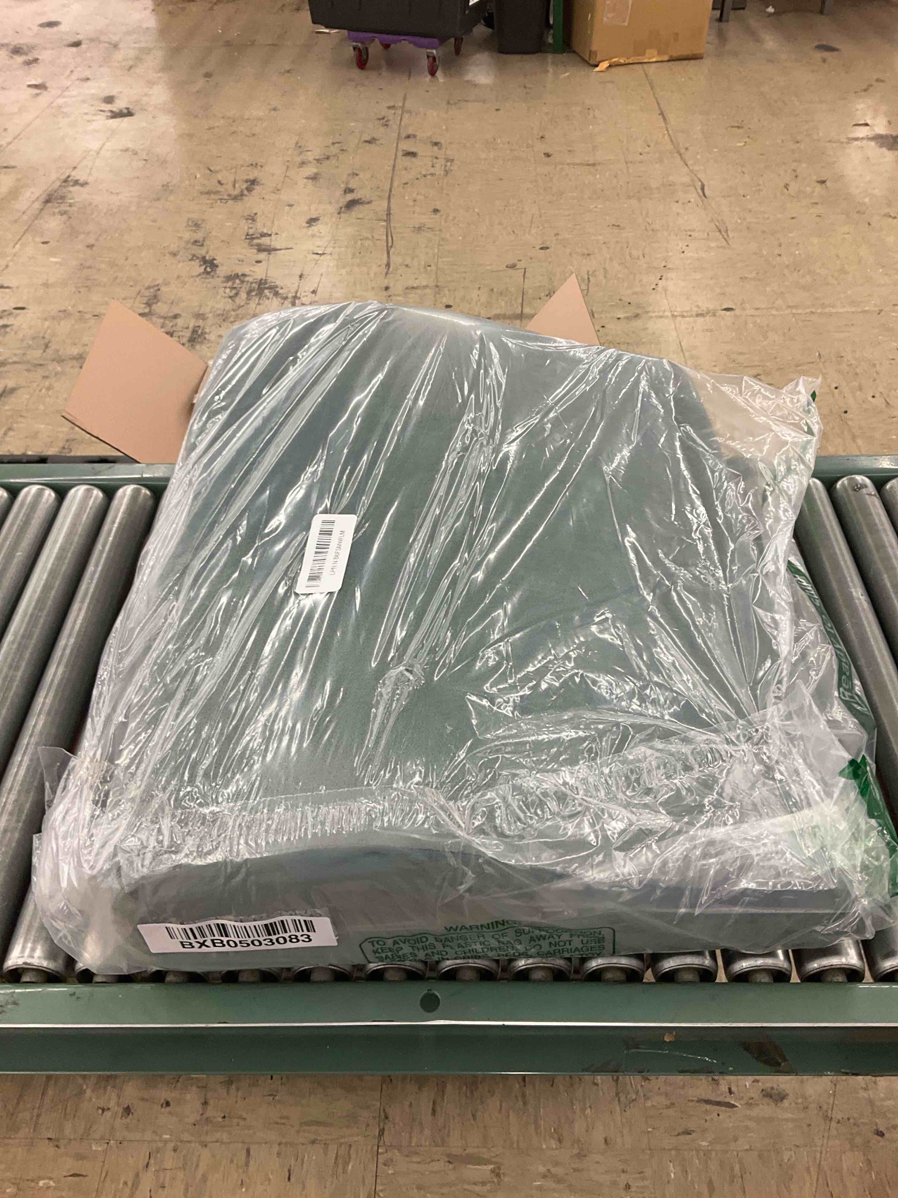 https://s3.amazonaws.com/lotting-images-prod/BoxBids/BXB0503083_1779892155102.jpeg