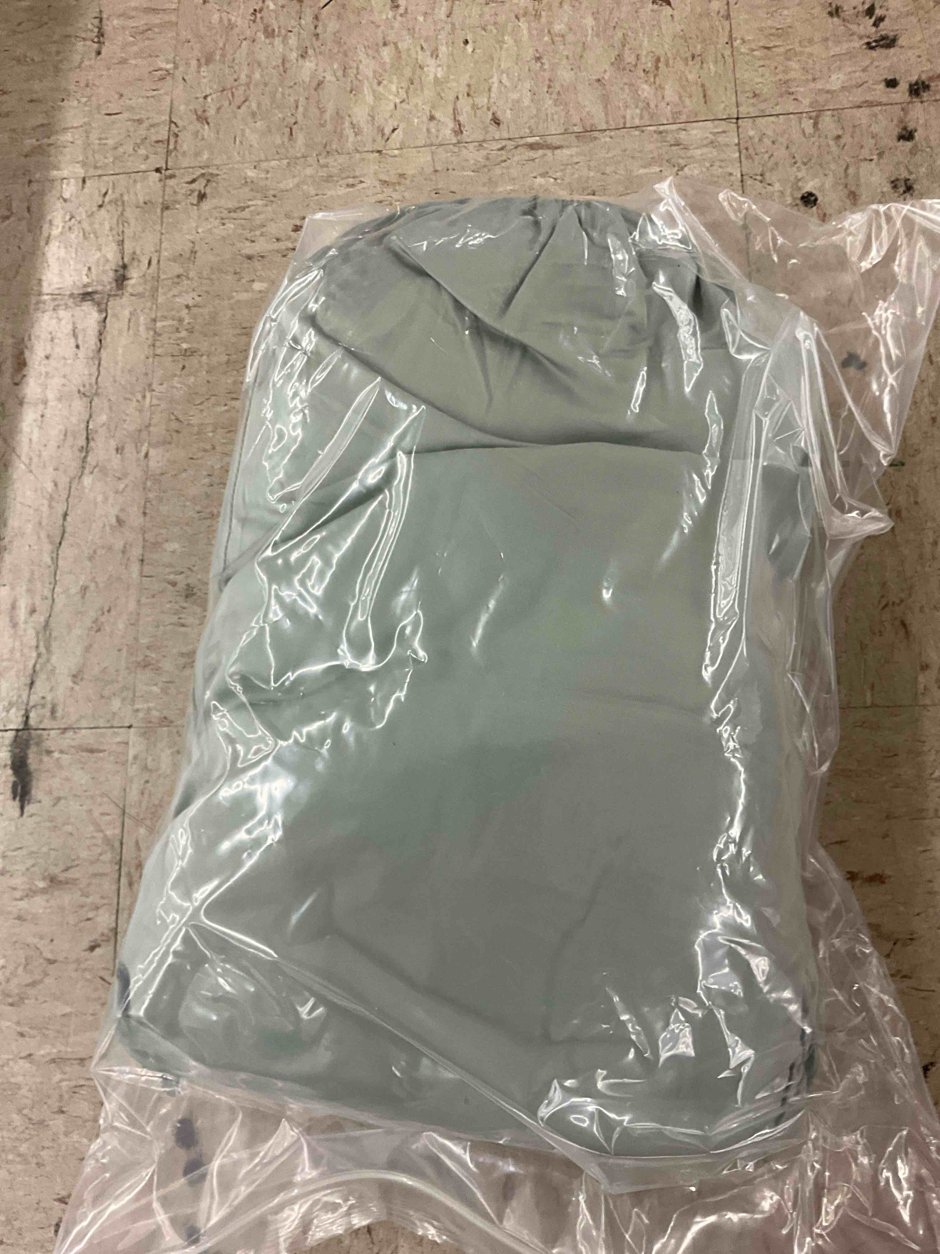 https://s3.amazonaws.com/lotting-images-prod/BoxBids/BXB0503180_1781984854160.jpeg