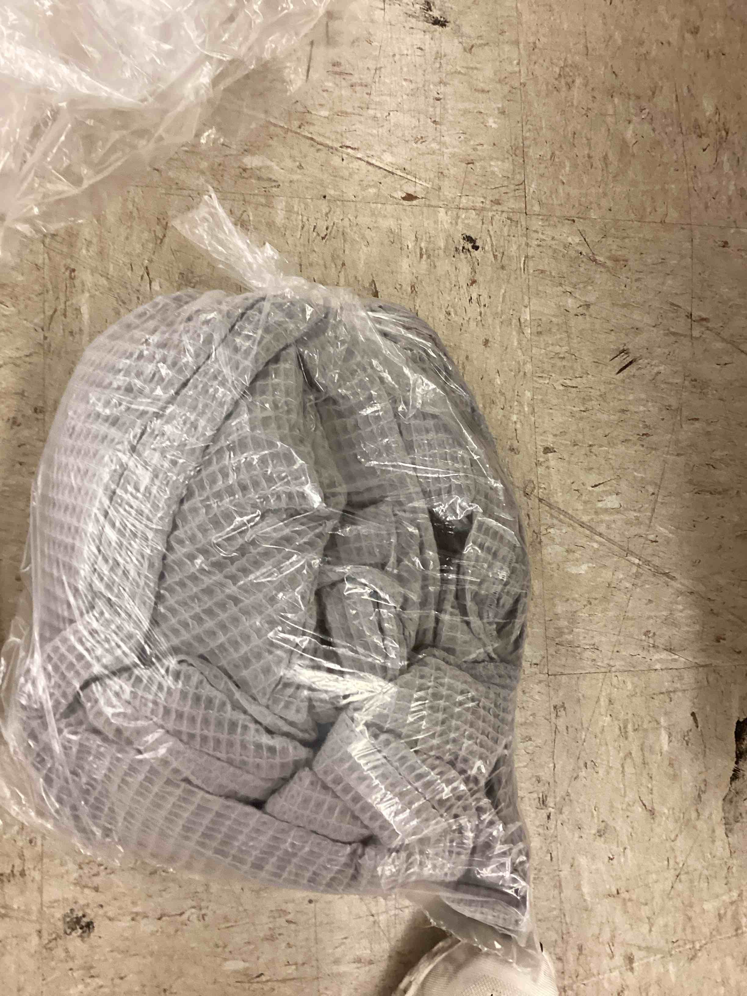 https://s3.amazonaws.com/lotting-images-prod/BoxBids/BXB0503259_1781984326628.jpeg