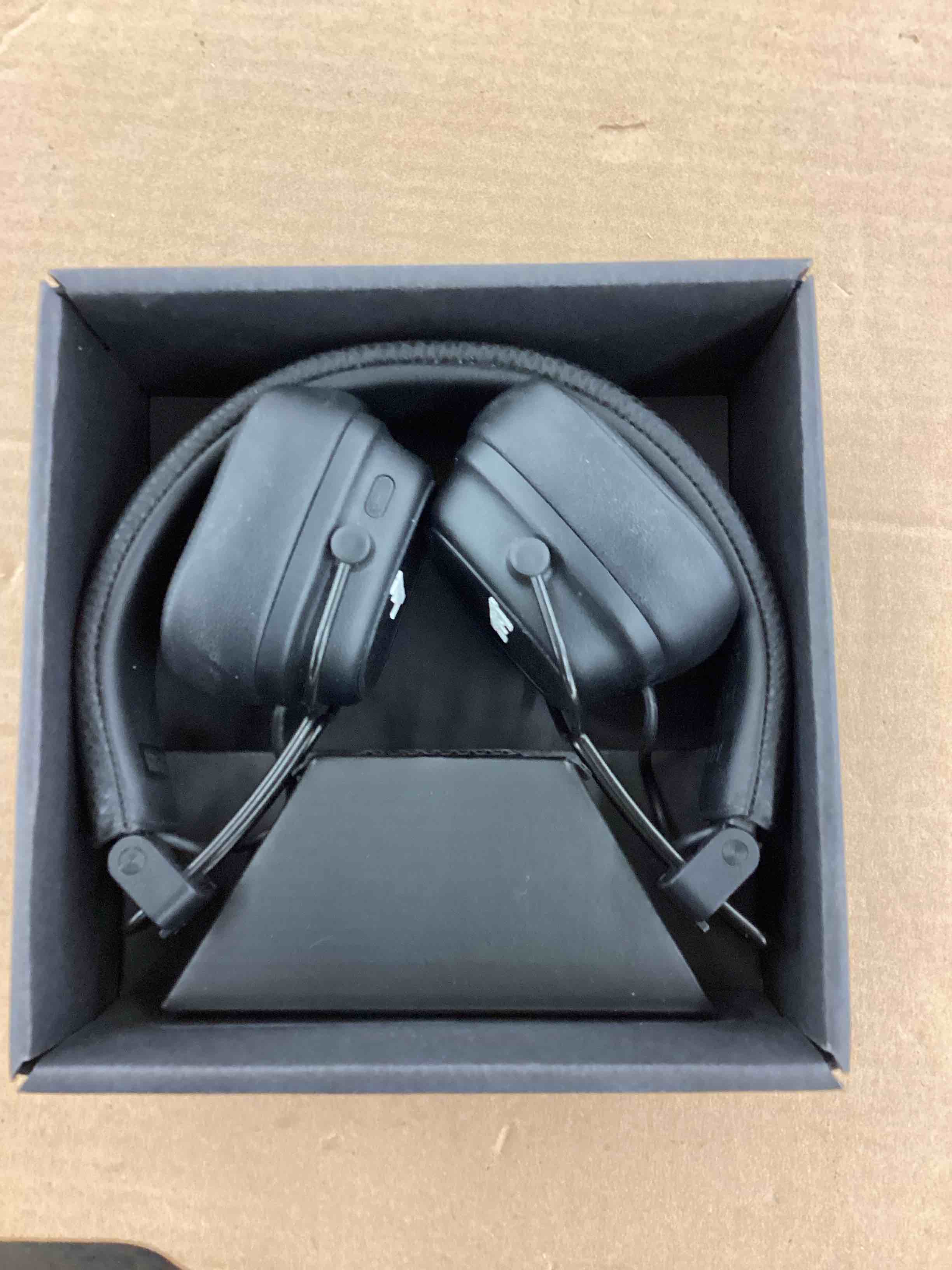 https://s3.amazonaws.com/lotting-images-prod/BoxBids/BXB0503341_1778781603773.jpeg