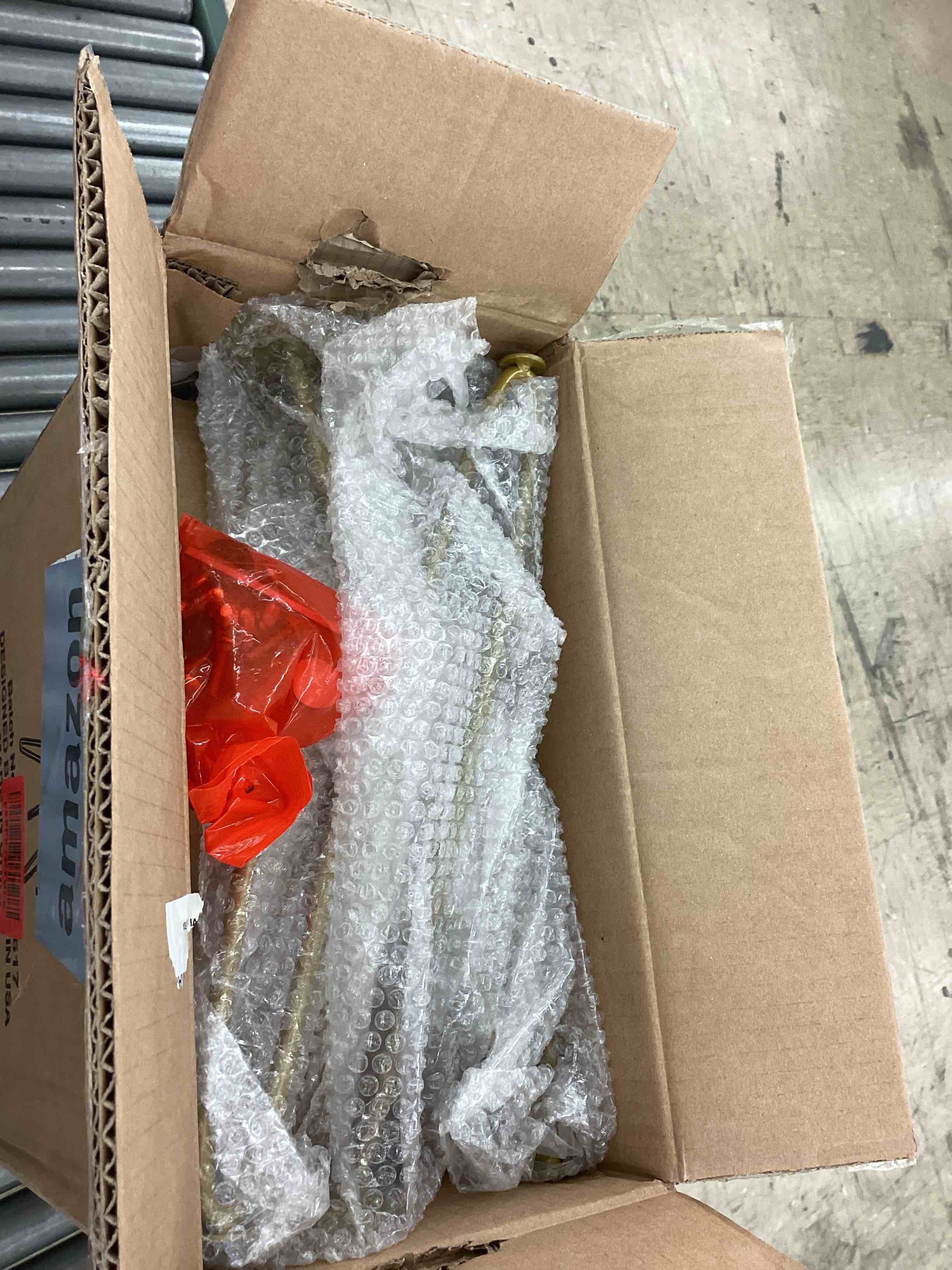 https://s3.amazonaws.com/lotting-images-prod/BoxBids/BXB0503576_1779807189105.jpeg