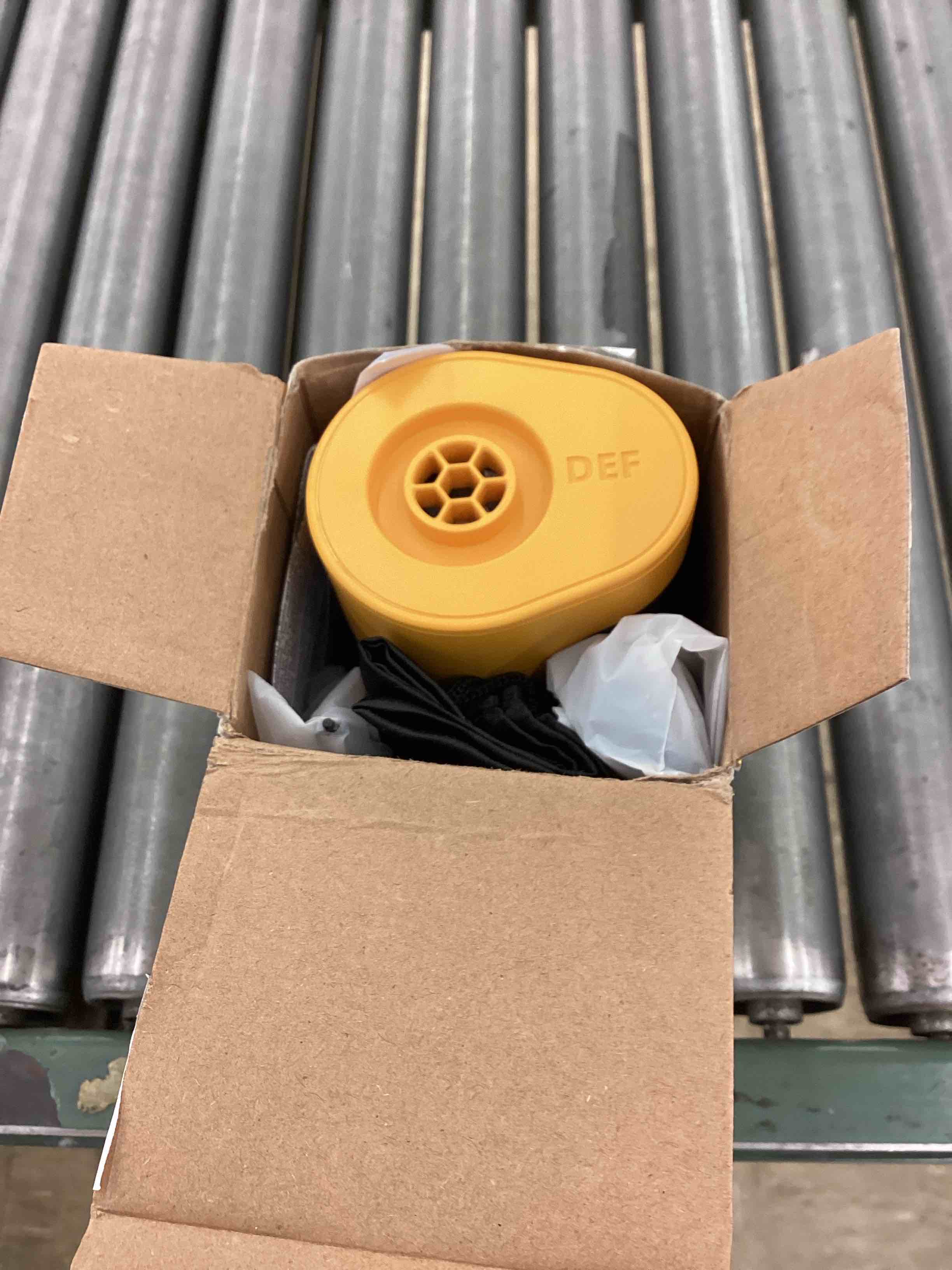https://s3.amazonaws.com/lotting-images-prod/BoxBids/BXB0503612_1779823274851.jpeg